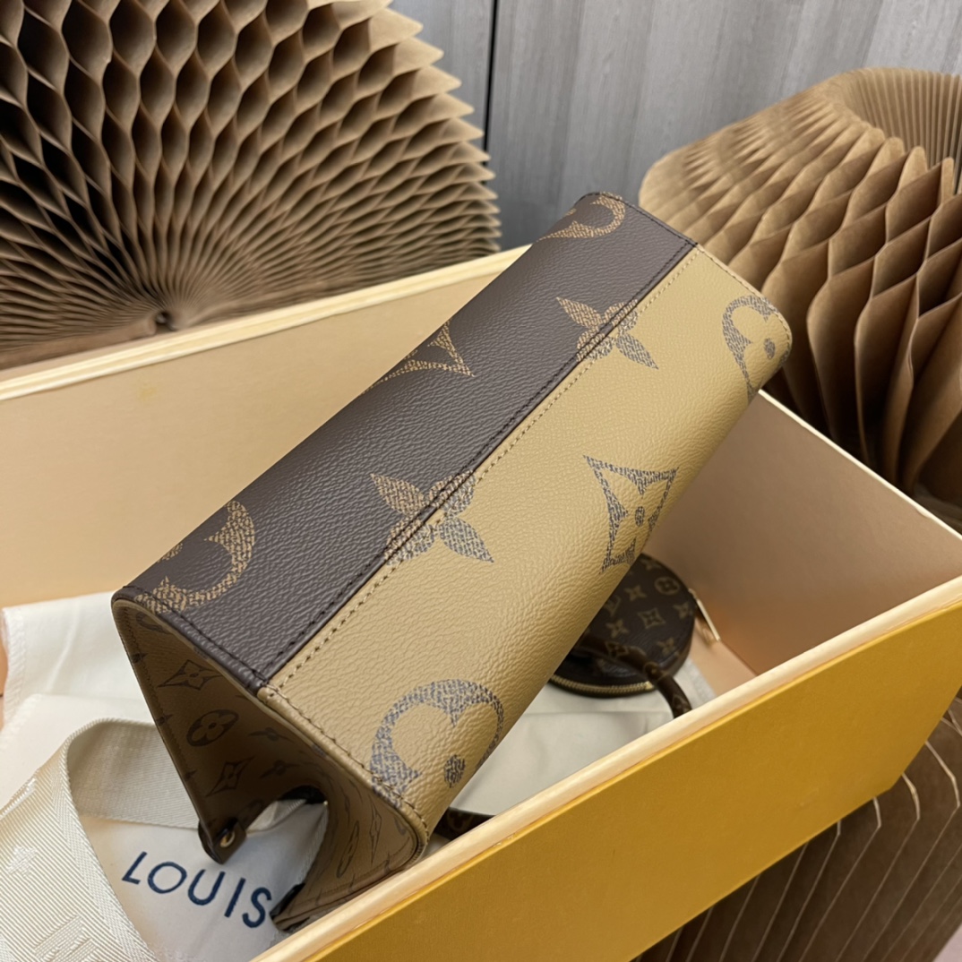 while the removable coin purse is ideal for holding loose change or - Bag 4