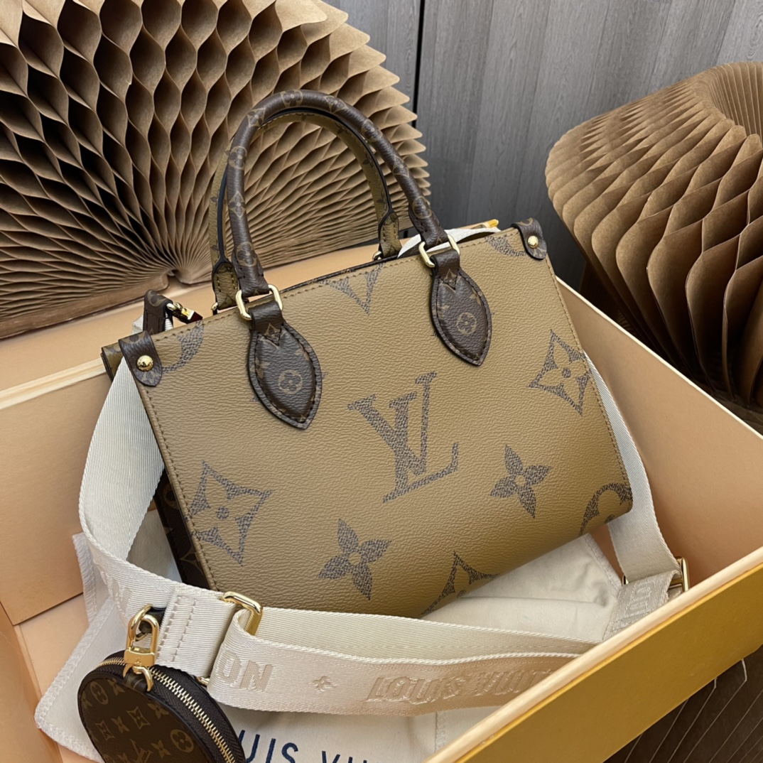 while the removable coin purse is ideal for holding loose change or - Bag 2