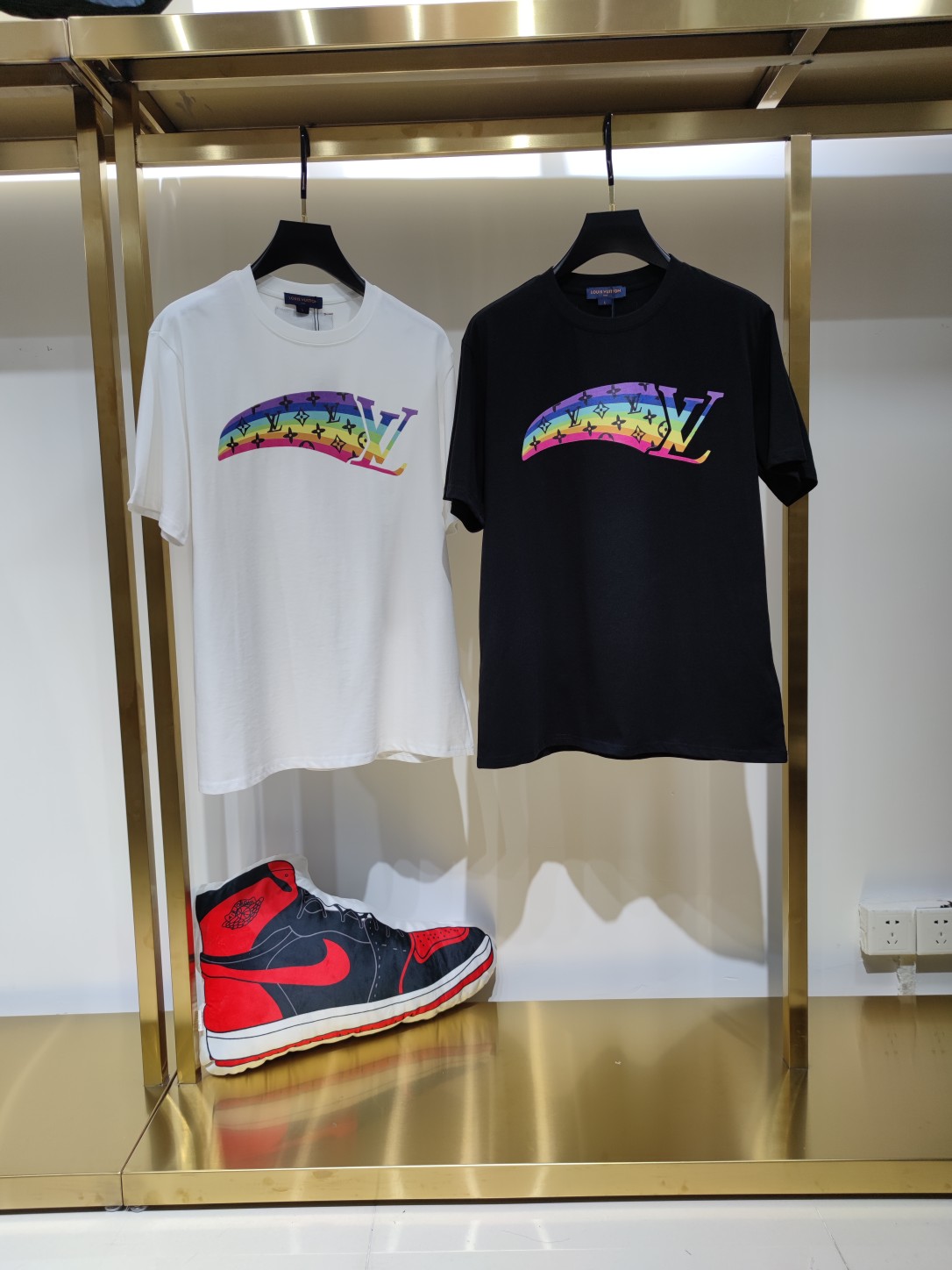 루이비통 남여공용 반팔 52022 Louis Vuitton Women T Shirt