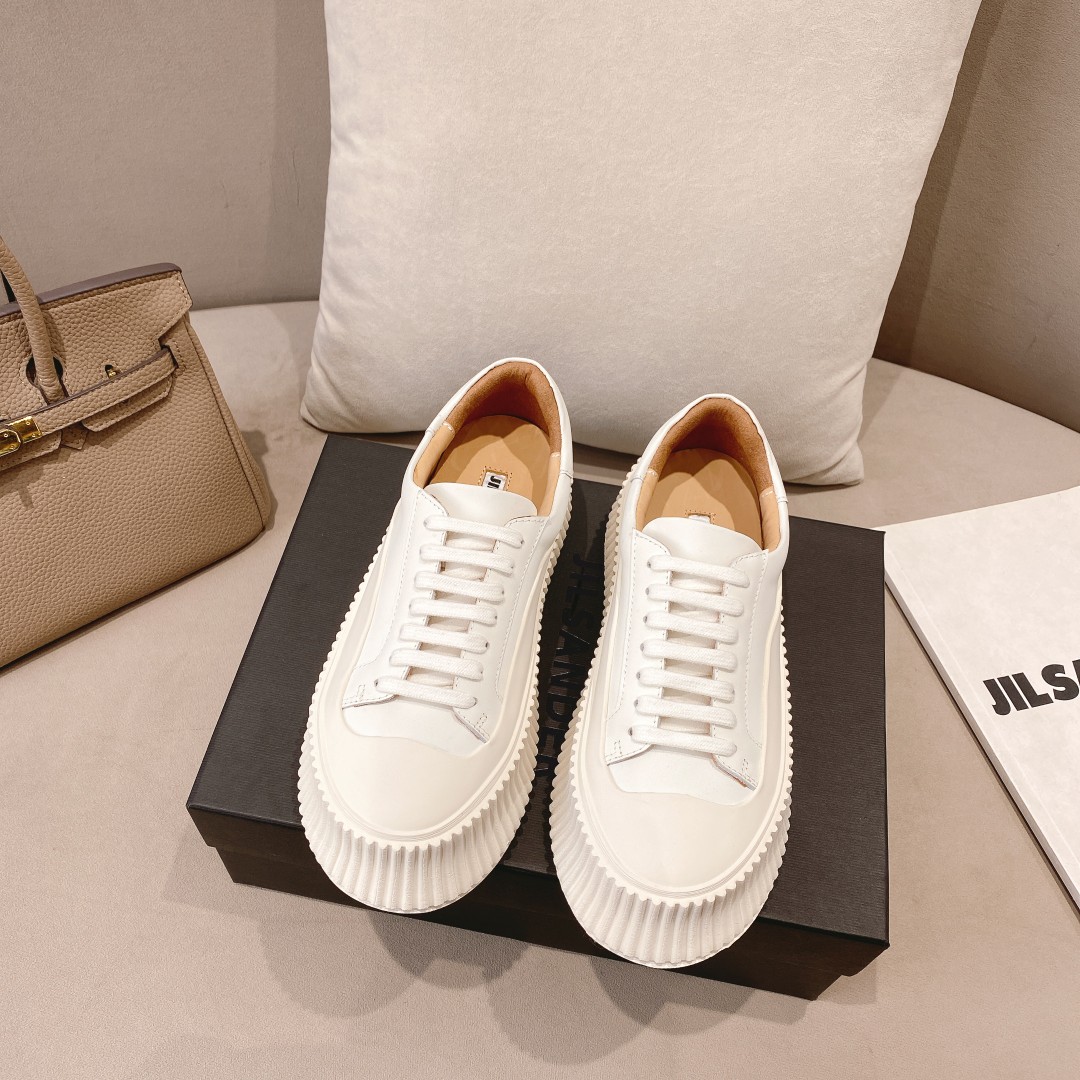 NO:384698,jil sander new white toe-layer cowhide thick-soled biscuit shoes new winter high-rise fabric top layer cowhide inner foot pad cowhide color beige white, black outsole biscuits look like glue outsole size 35~40#, casual shoes/sports shoes, jil sander, sneakers, cowhide19860909jil sander 吉尔桑德 新款小白鞋头层牛皮厚底饼干鞋新款冬内增高   面料头层牛皮  内里垫脚牛皮里  颜色米白,黑色  大底饼干像胶大底  码数35～40#,休闲鞋/运动鞋,jil sander,sneakers,cowhide,Women's Shoes