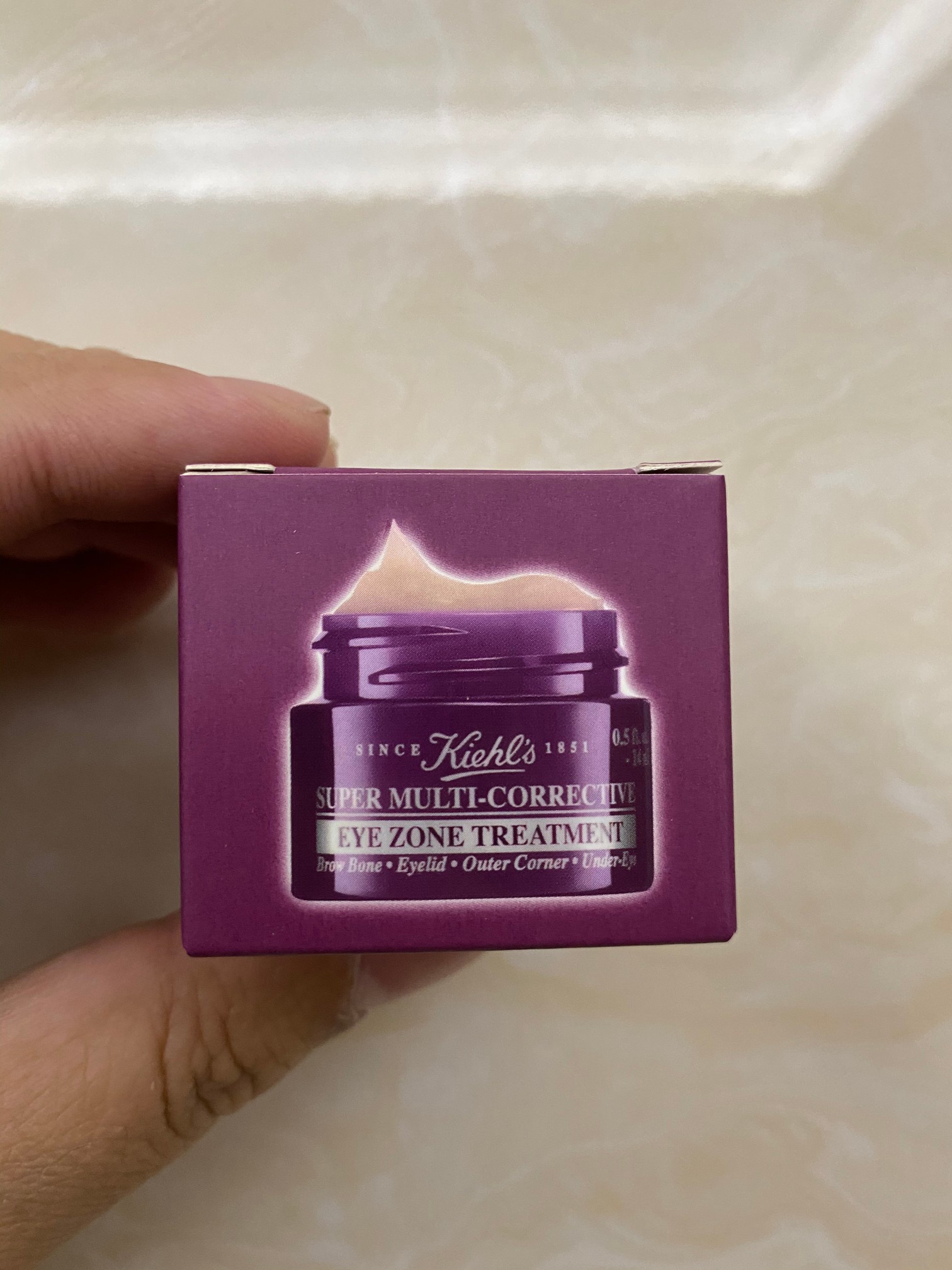 50💰14ml
55💰28ml
科颜氏紫玻A眼霜14ml
科颜氏紫玻A眼霜28ml