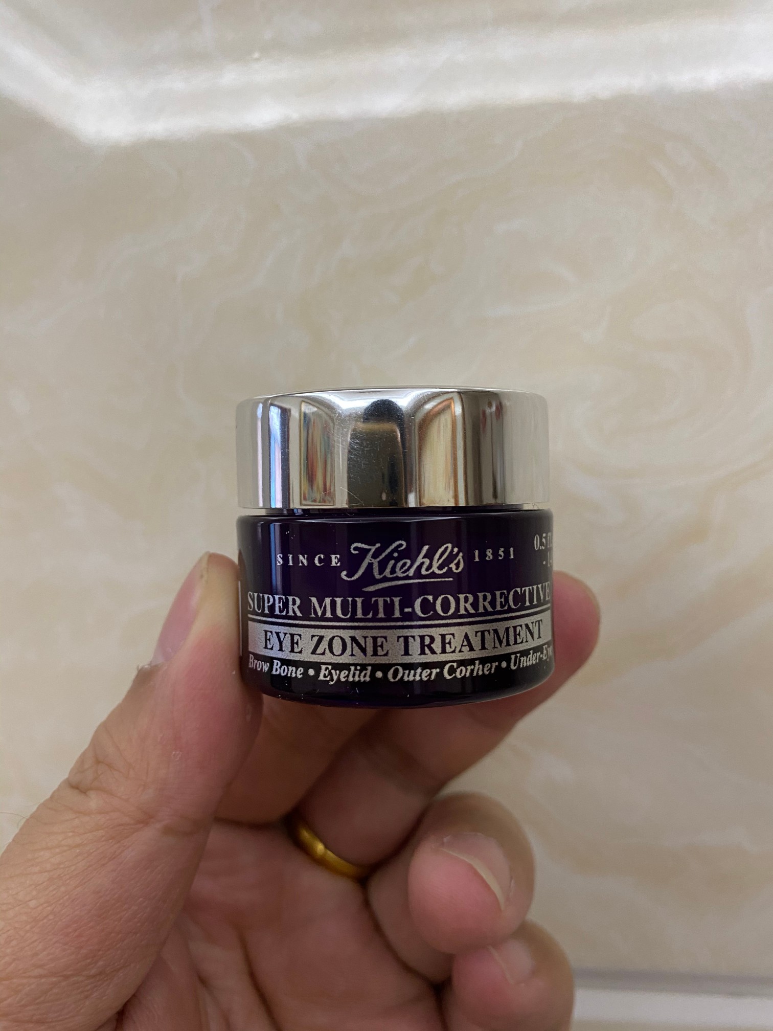 50💰14ml
55💰28ml
科颜氏紫玻A眼霜14ml
科颜氏紫玻A眼霜28ml