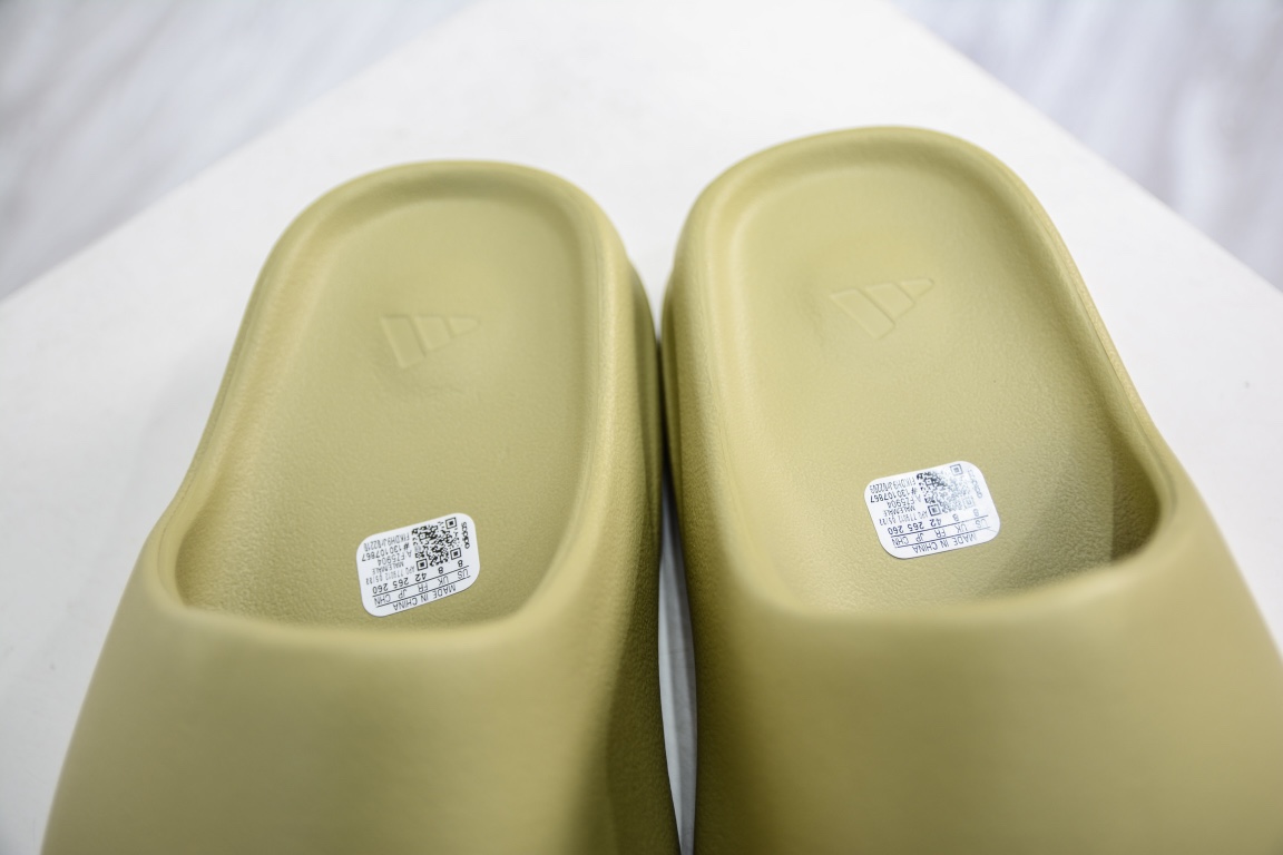 Pure original welfare Adidas Originals Yeezy Slide collection