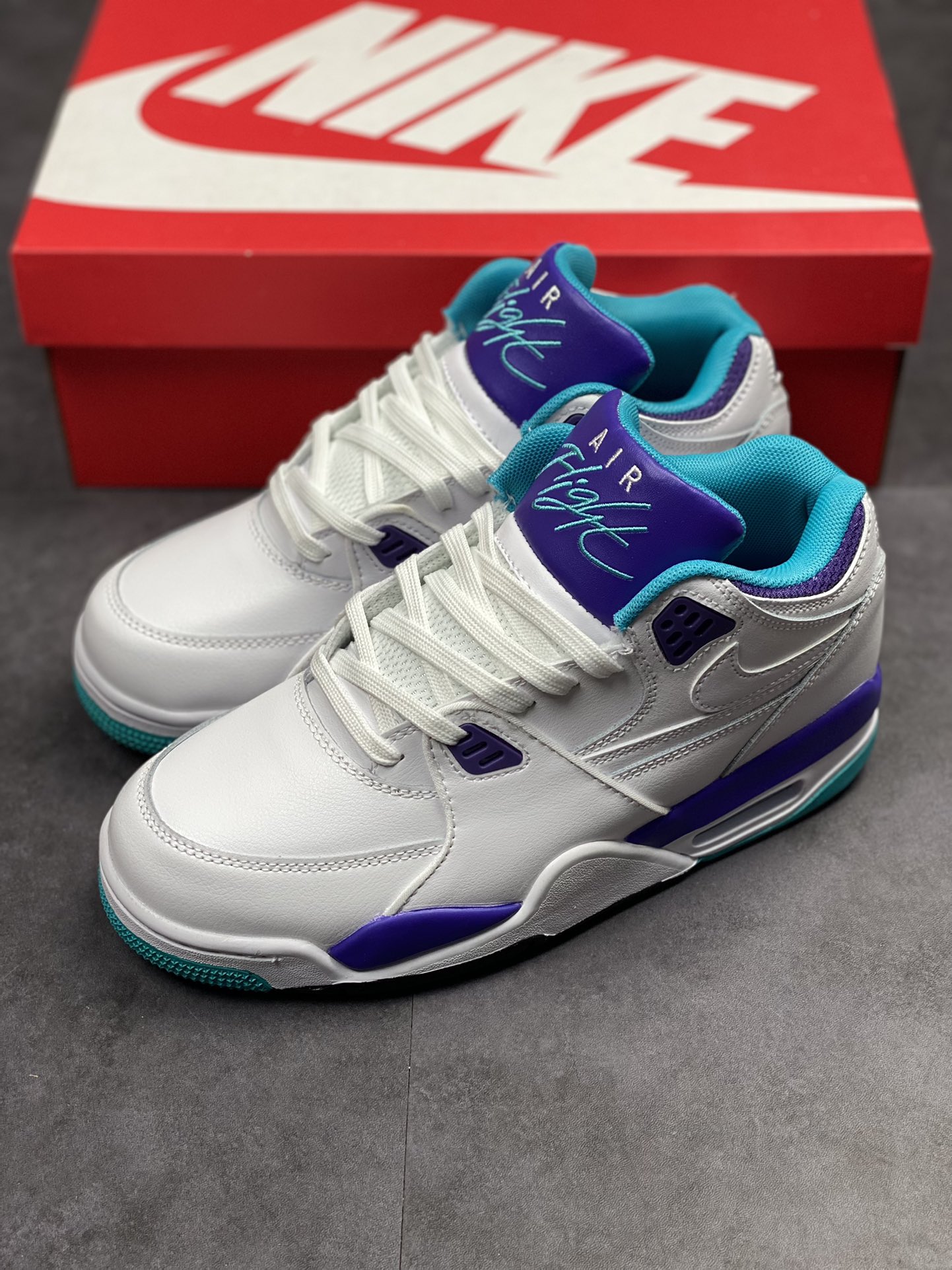 230 Nike Air Flight 89 皮革高帮复古篮球鞋 306252-113