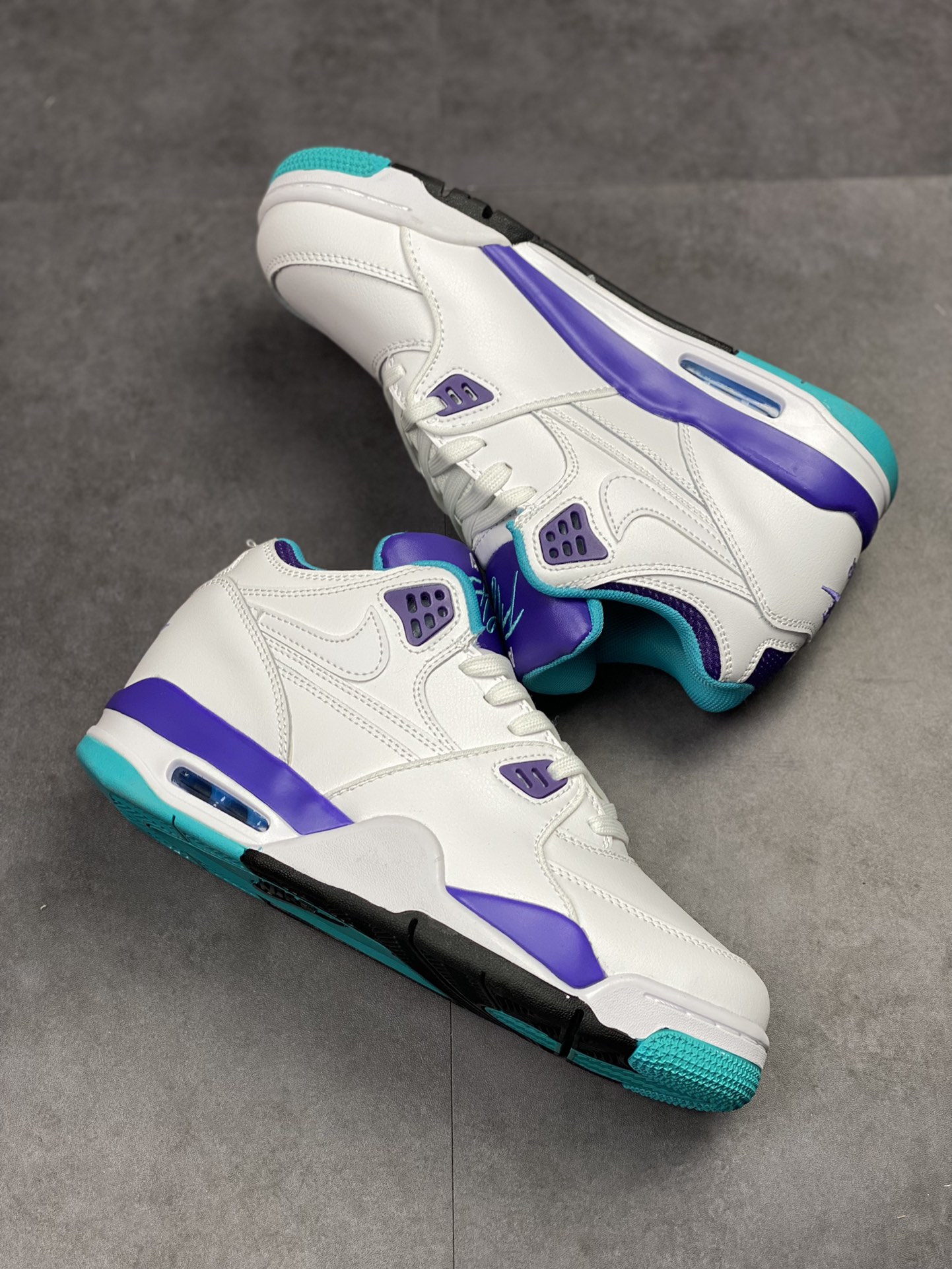 230 Nike Air Flight 89 皮革高帮复古篮球鞋 306252-113