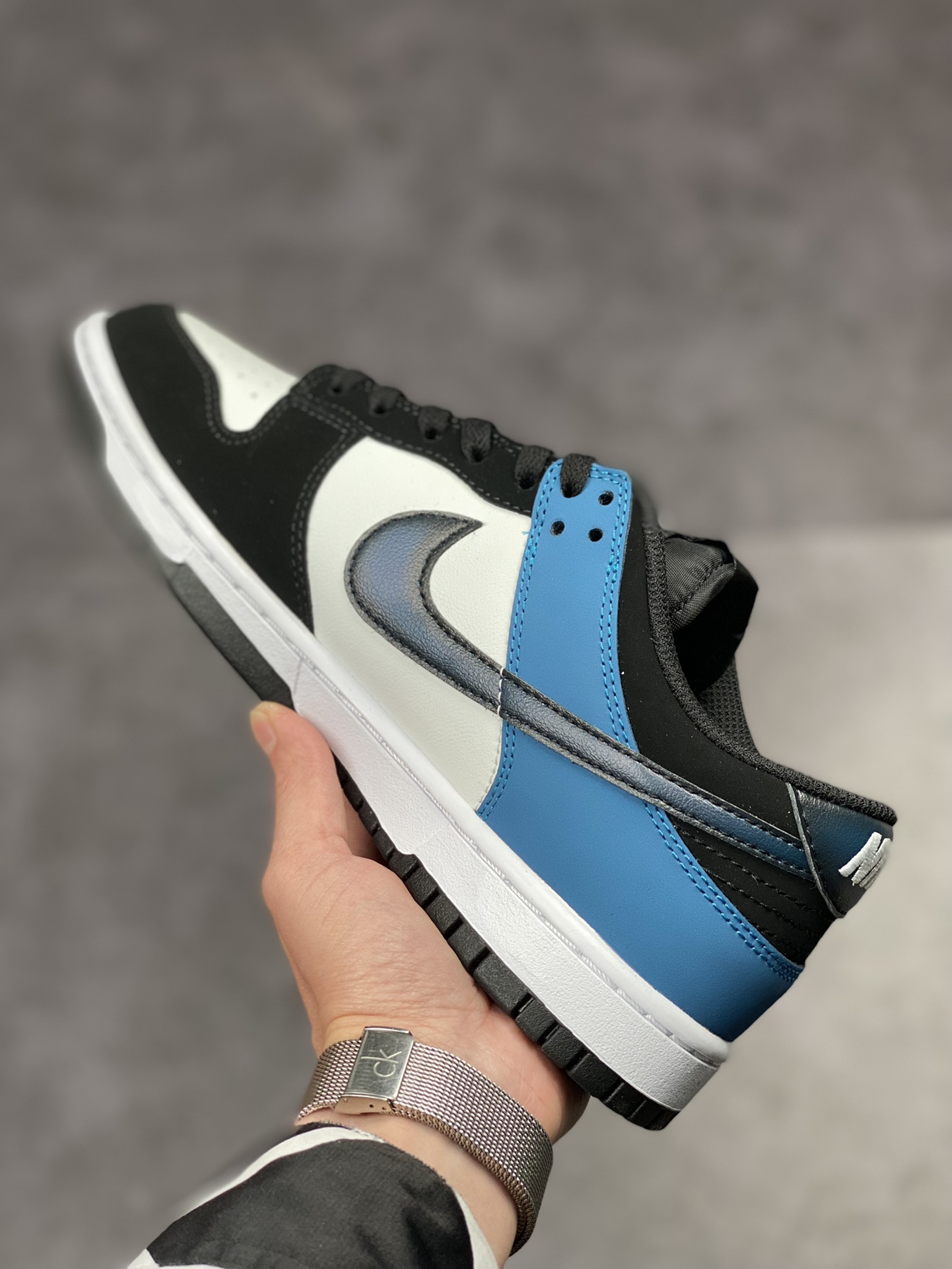 300 Nike SB Dunk Low “Industrial Blue”黑白蓝 FD6923-100