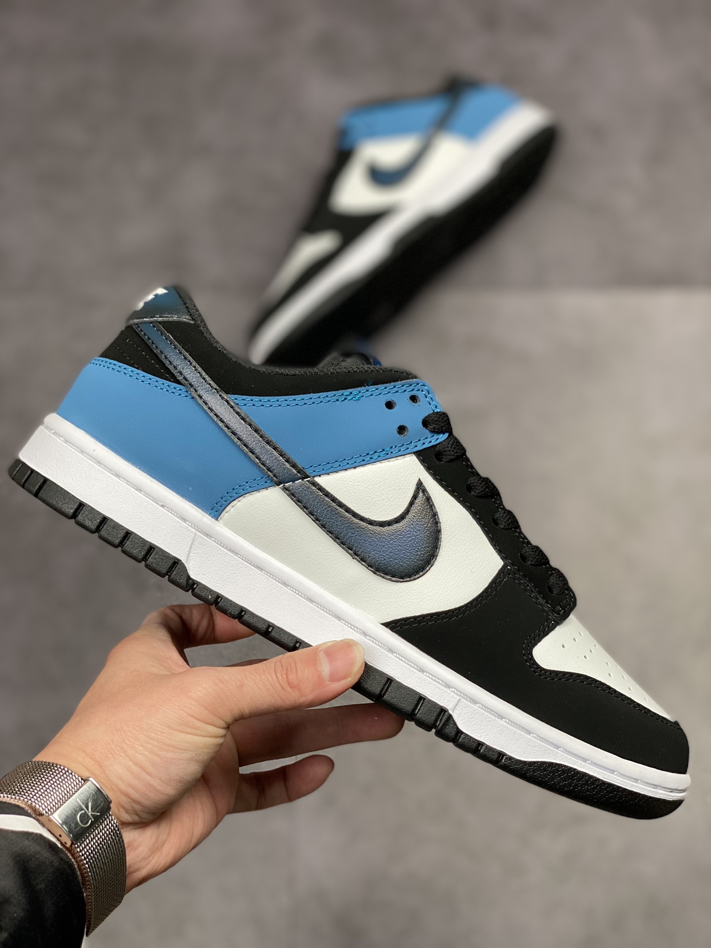 300 Nike SB Dunk Low “Industrial Blue”黑白蓝 FD6923-100