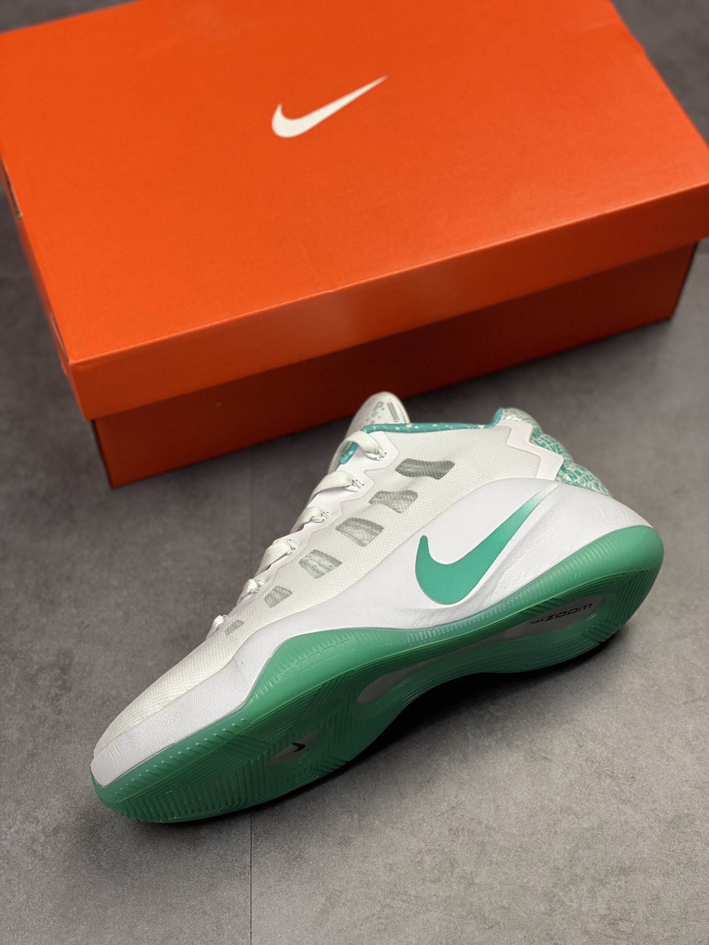 320 Nike Hyperdunk HD2016 Low 实战篮球鞋 869484-999