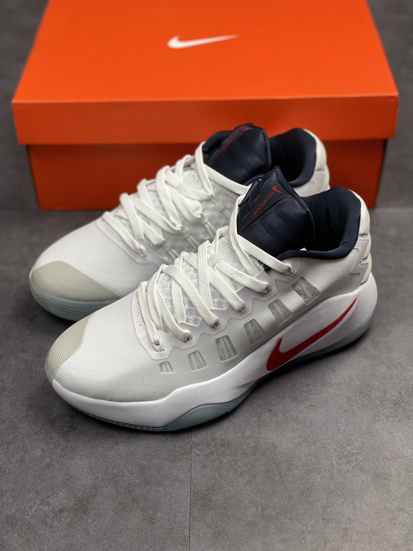 320 Nike Hyperdunk HD2016 Low 实战篮球鞋 844364-146