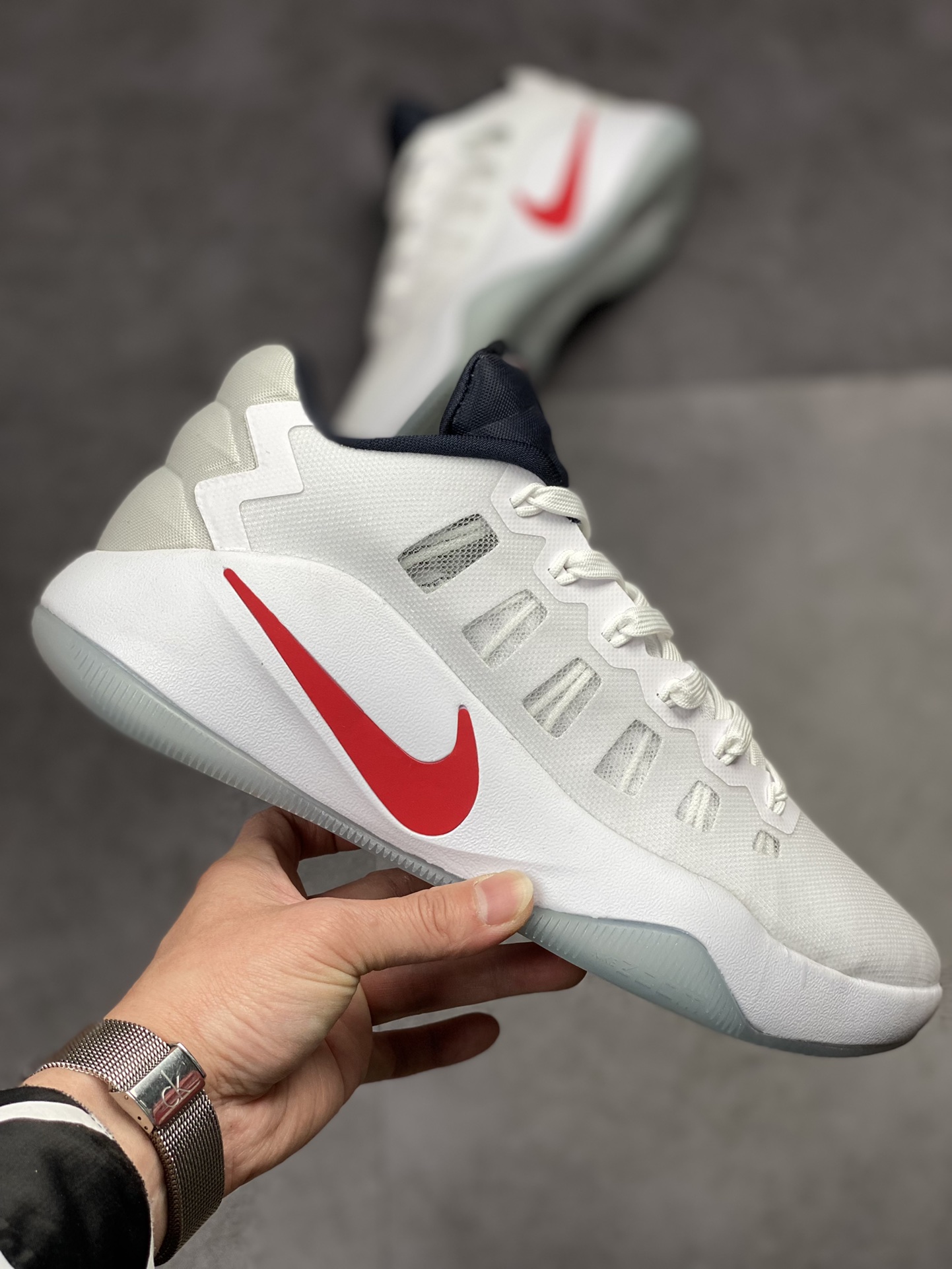 320 Nike Hyperdunk HD2016 Low 实战篮球鞋 844364-146