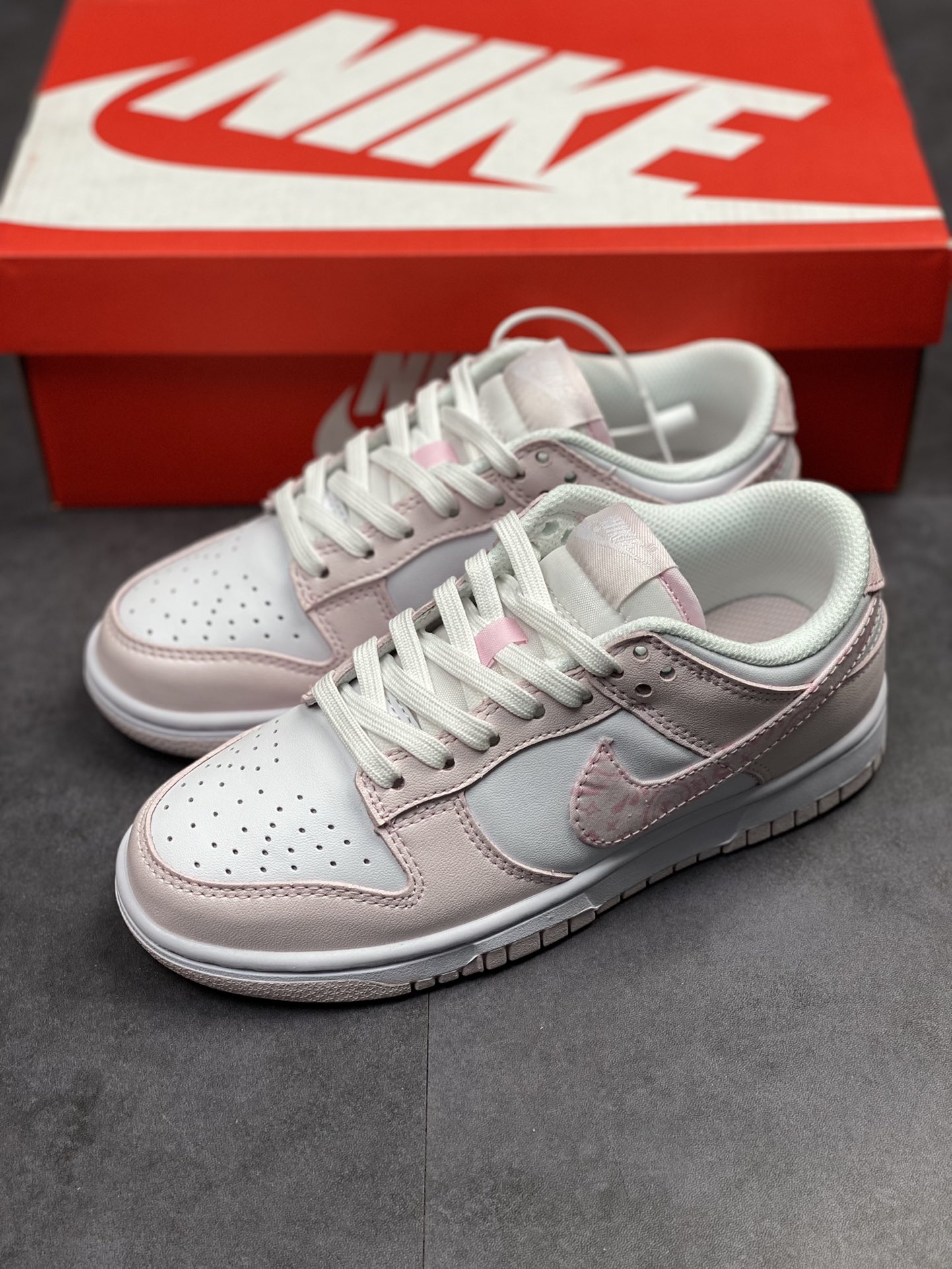 200 Nike Dunk Low Pink Paisley 珍珠粉 FD1449-100