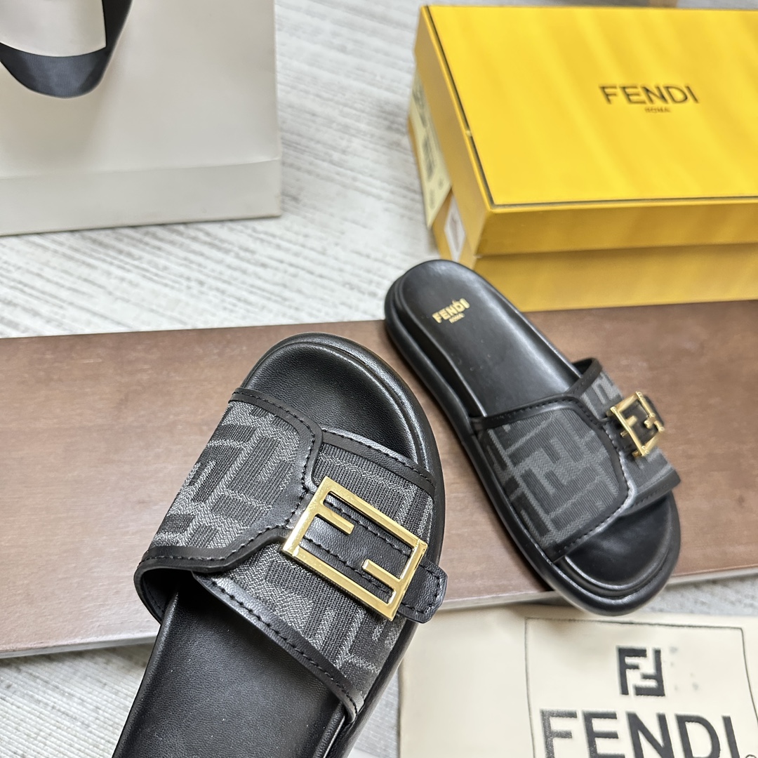Fendi芬迪最新款FF拖鞋原版购入