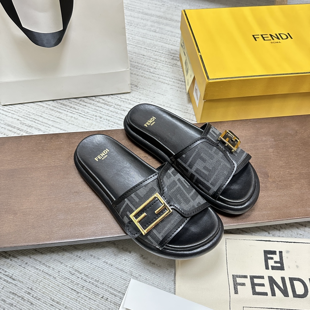 Fendi芬迪最新款FF拖鞋原版购入