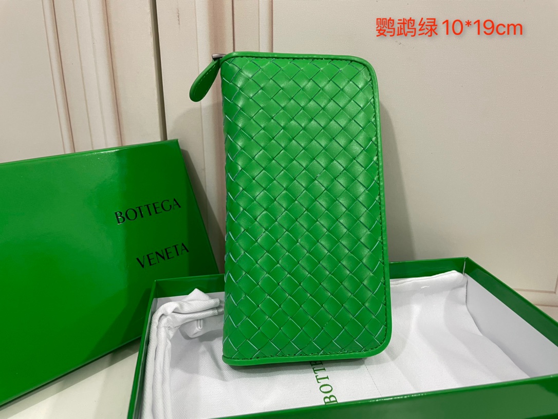 Bottega Veneta Intrecciato Leather Long Zip Wallet
