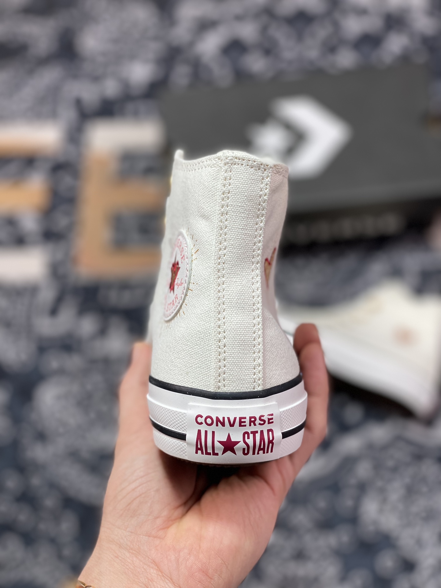 150    Converse 2023年情人节限定款 黑色高帮 A03932C