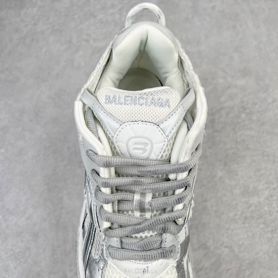 图片[5]-💰460 ＃VG零售版 BALENCIAGA Runner Sneaker 巴黎世家七代慢跑系列低帮复古野跑潮流运动鞋老爹鞋 尼龙和网布材质 磨损效果 鞋头边缘印有尺码 背面浮印尺码 外侧印有跑者徽标 鞋舌刺绣 Balenciaga 品牌标识 鞋跟背面 Balenciaga品牌标识 材质采用65%聚氨酯、35%聚酯纤维 全新 Runner 鞋型轮廓借鉴于 2000 年初的复古线条 搭载大网眼面料制成鞋面基础，由粉色、白色尼龍与橡胶质地覆盖鞋面诠释线条感 当中透过几道手缝线与折损痕更是精准的掌握历经时间淬炼的破旧痕迹 延续其手法至鞋领、鞋跟、鞋带、中底等部分均饰有破损及脏污之貌 尤其是鞋领处与鞋带孔眼条更是采用不规则做旧技术将内容物泡棉随机露出 尺码：35 36 37 38 39 40 41 42 43 44 45 46 编码：by5936030-运动鞋