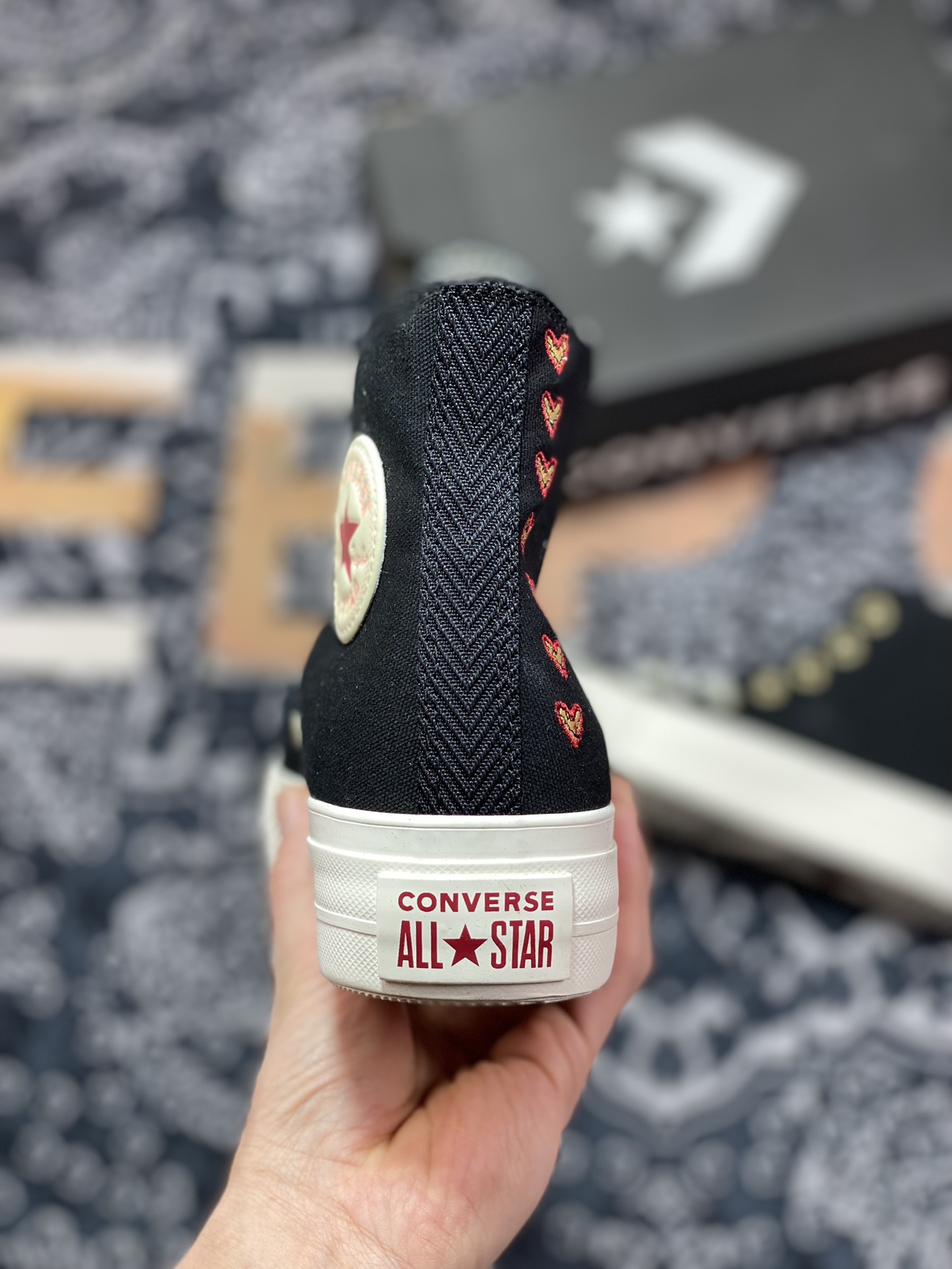 160   匡威Converse 2023情人节限定款 黑色搭配金属鞋扣白A04453C / 黑A05138C