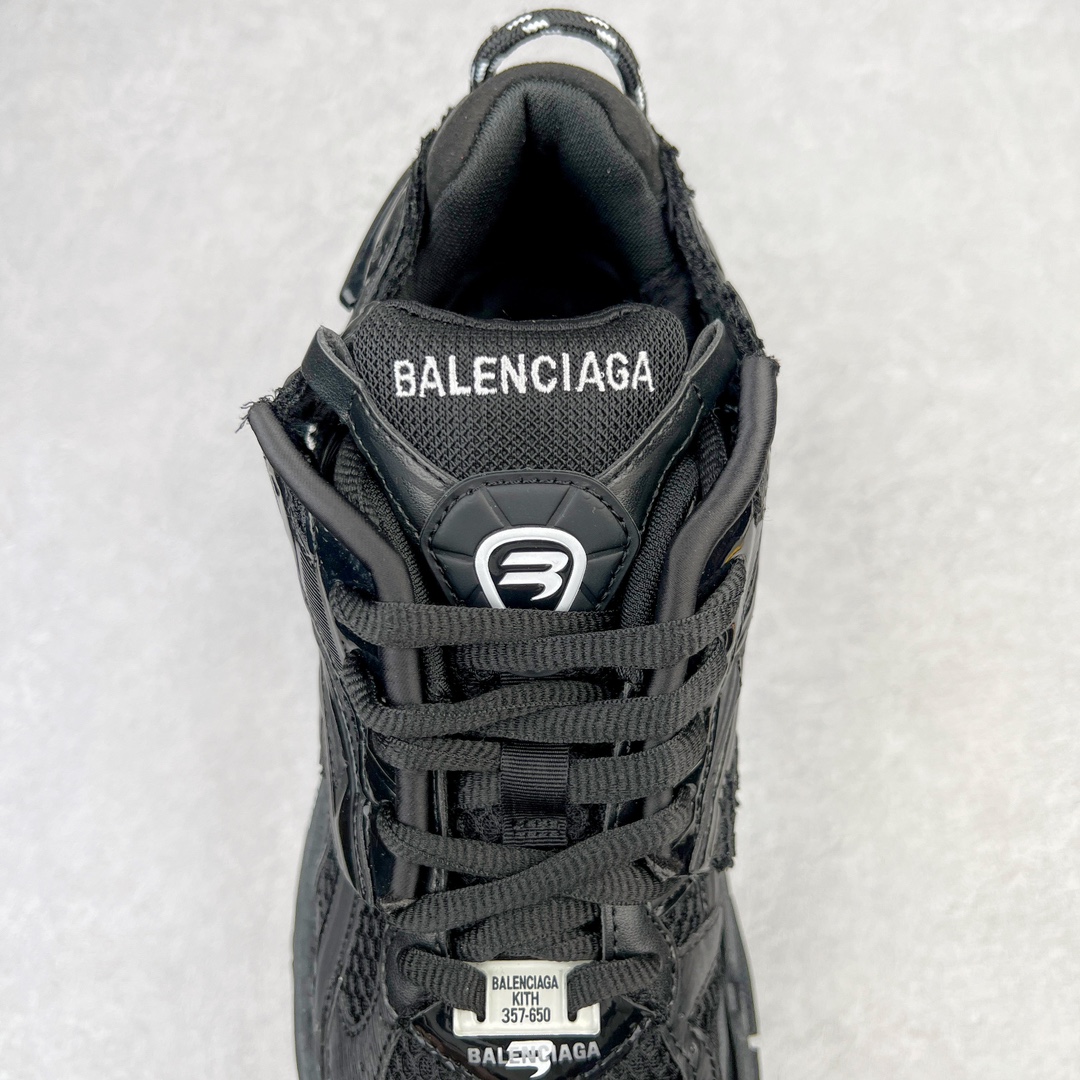 图片[5]-💰460 ＃VG零售版 BALENCIAGA Runner Sneaker 巴黎世家七代慢跑系列低帮复古野跑潮流运动鞋老爹鞋 尼龙和网布材质 磨损效果 鞋头边缘印有尺码 背面浮印尺码 外侧印有跑者徽标 鞋舌刺绣 Balenciaga 品牌标识 鞋跟背面 Balenciaga品牌标识 材质采用65%聚氨酯、35%聚酯纤维 全新 Runner 鞋型轮廓借鉴于 2000 年初的复古线条 搭载大网眼面料制成鞋面基础，由粉色、白色尼龍与橡胶质地覆盖鞋面诠释线条感 当中透过几道手缝线与折损痕更是精准的掌握历经时间淬炼的破旧痕迹 延续其手法至鞋领、鞋跟、鞋带、中底等部分均饰有破损及脏污之貌 尤其是鞋领处与鞋带孔眼条更是采用不规则做旧技术将内容物泡棉随机露出 尺码：35 36 37 38 39 40 41 42 43 44 45 46 编码：by5936030-运动鞋