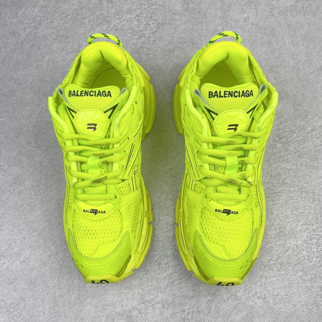 图片[2]-💰460 ＃VG零售版 BALENCIAGA Runner Sneaker 巴黎世家七代慢跑系列低帮复古野跑潮流运动鞋老爹鞋 尼龙和网布材质 磨损效果 鞋头边缘印有尺码 背面浮印尺码 外侧印有跑者徽标 鞋舌刺绣 Balenciaga 品牌标识 鞋跟背面 Balenciaga品牌标识 材质采用65%聚氨酯、35%聚酯纤维 全新 Runner 鞋型轮廓借鉴于 2000 年初的复古线条 搭载大网眼面料制成鞋面基础，由粉色、白色尼龍与橡胶质地覆盖鞋面诠释线条感 当中透过几道手缝线与折损痕更是精准的掌握历经时间淬炼的破旧痕迹 延续其手法至鞋领、鞋跟、鞋带、中底等部分均饰有破损及脏污之貌 尤其是鞋领处与鞋带孔眼条更是采用不规则做旧技术将内容物泡棉随机露出 尺码：35 36 37 38 39 40 41 42 43 44 45 46 编码：by5936030-运动鞋