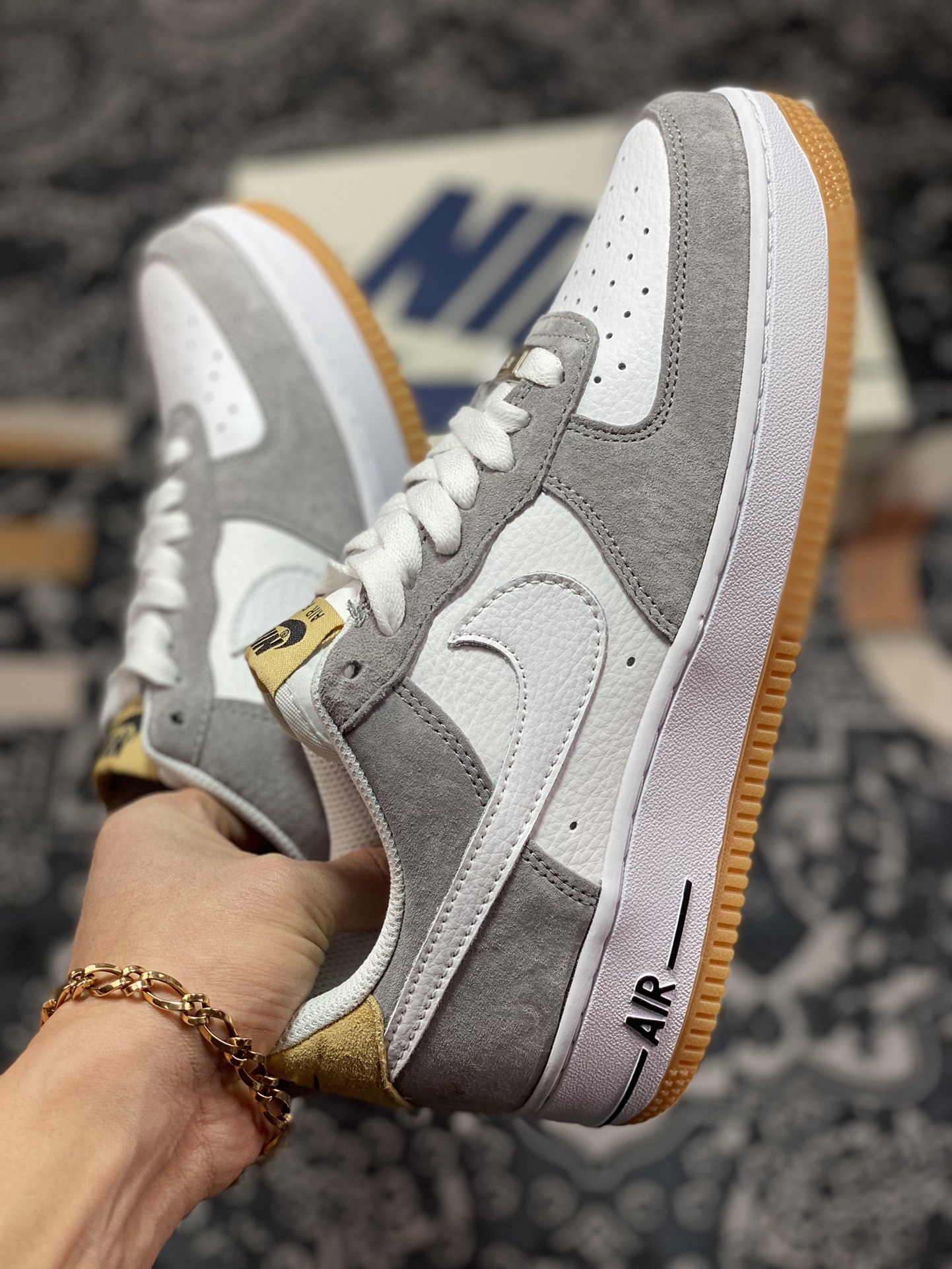 Nike Air Force 1′07 Low Suede ”White/Grey/Yellow” Air Force One sneakers ”stitched white dark gray yellow earth” DE0099-005