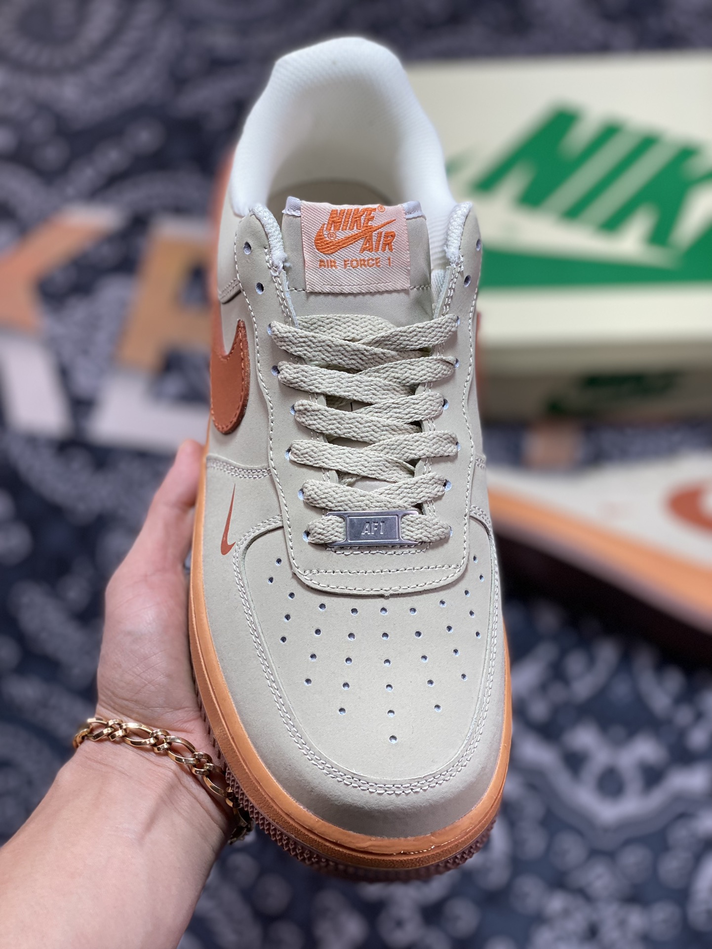 220 Louis Vuitton x Nike Air Force 1 07 LV8"Sand Grey/Orange Gold LV"空军一号板鞋“皮革沙灰橘橙LV印花”315122-001