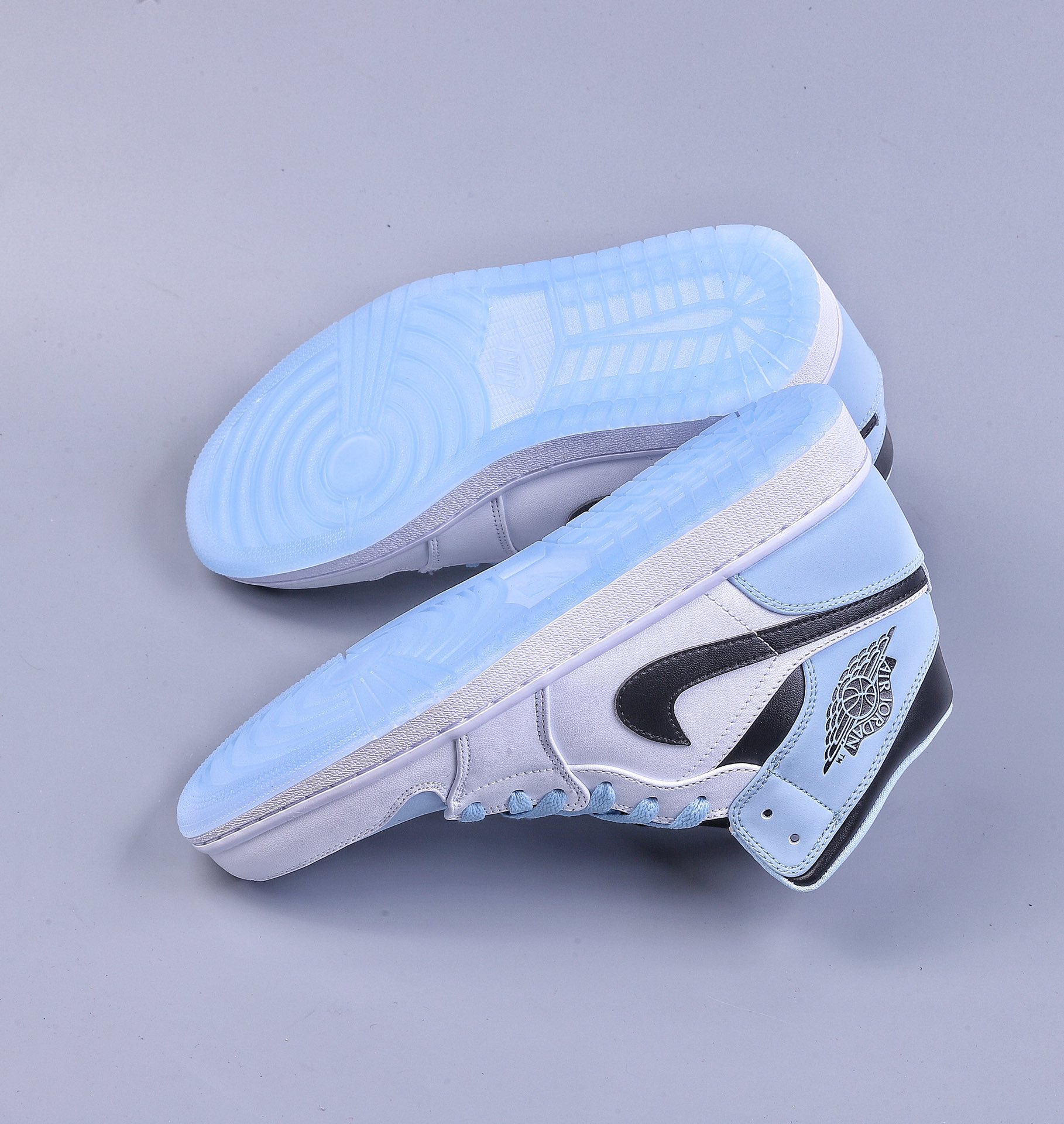 220 Air Jordan AJ1 Mid AJ1 乔1冰蓝色 中帮篮球鞋 DV1308-104