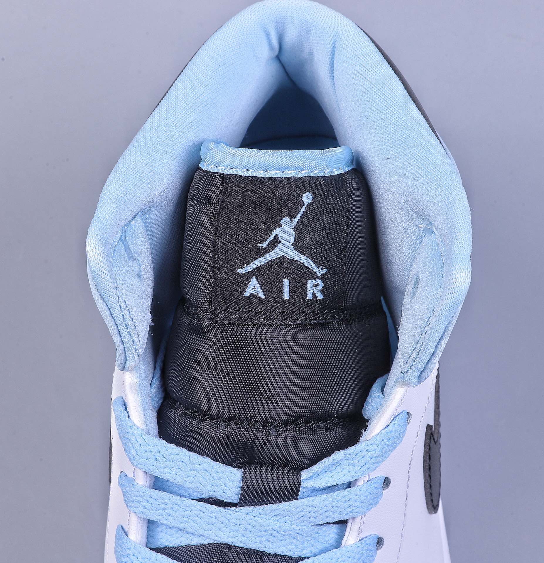 220 Air Jordan AJ1 Mid AJ1 乔1冰蓝色 中帮篮球鞋 DV1308-104