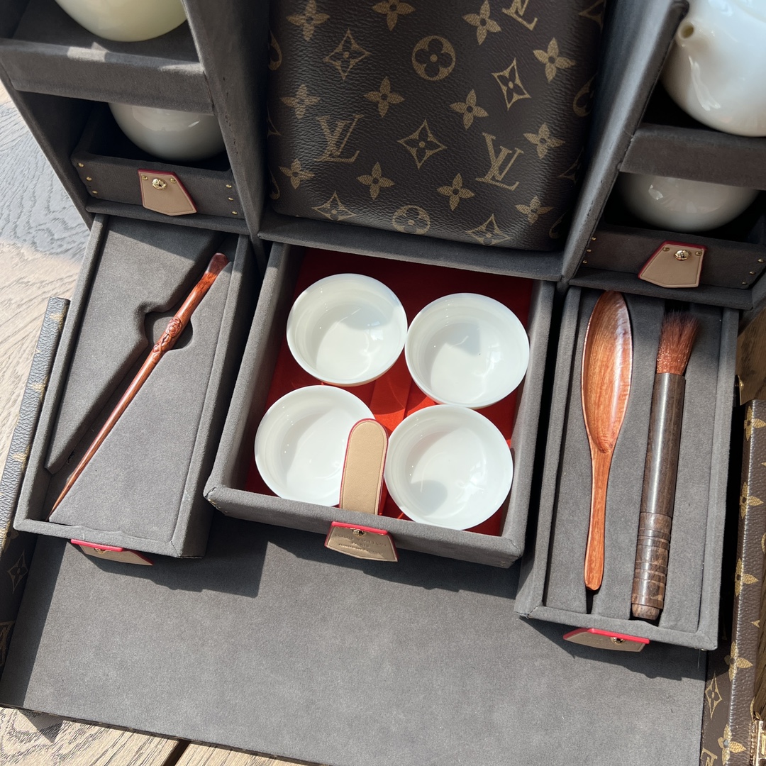 路易威登 Louis Vuitton 高定典藏名品高定成衣时装外套连衣裙衬衫T恤 #F9D64392 7