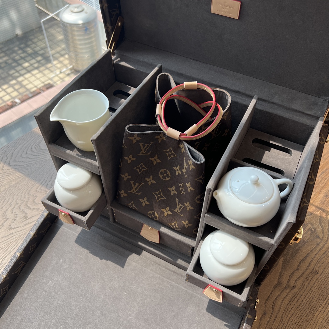 路易威登 Louis Vuitton 高定典藏名品高定成衣时装外套连衣裙衬衫T恤 #F9D64392 4