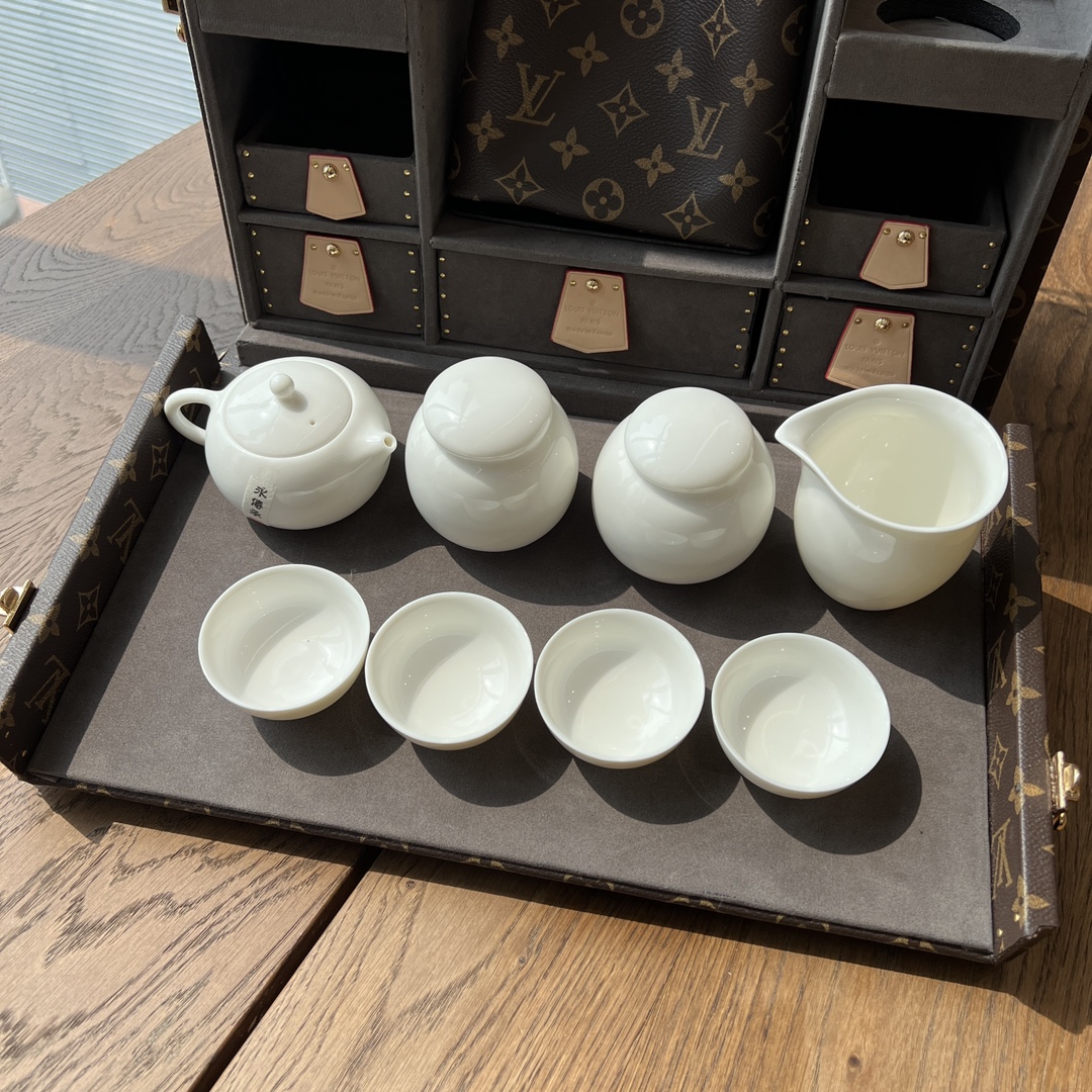 路易威登 Louis Vuitton 高定典藏名品高定成衣时装外套连衣裙衬衫T恤 #38E4A00D 4