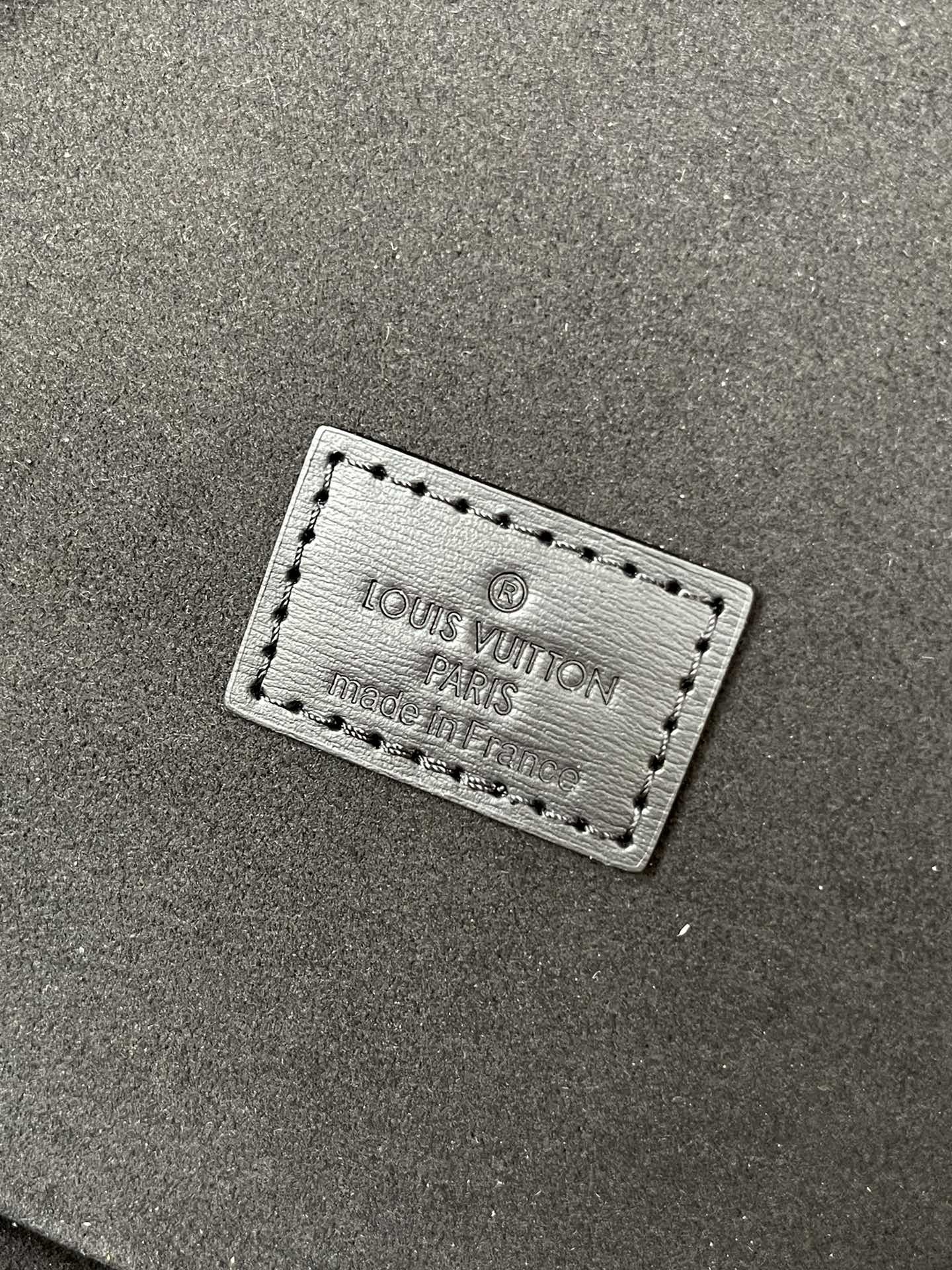 顶级外单独实家拍M43986黄花VANITY手袋借鉴历史悠久的LVCannes化妆箱造型女装艺术总监Ni