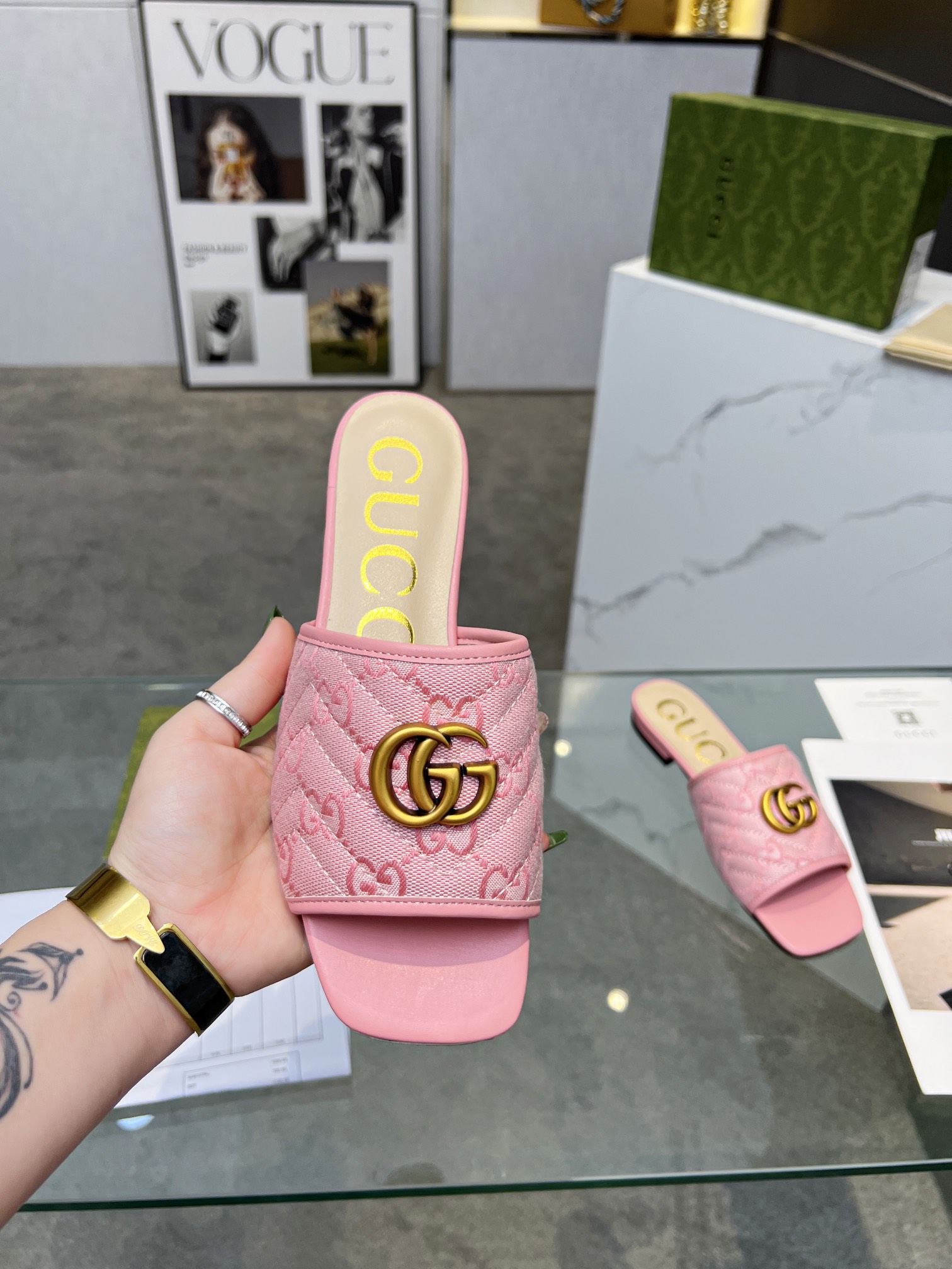 Suela de caucho. Suela de cuero genuino yuanes. GUCCI últimas telas, amortiguar el pie, forro, piel 