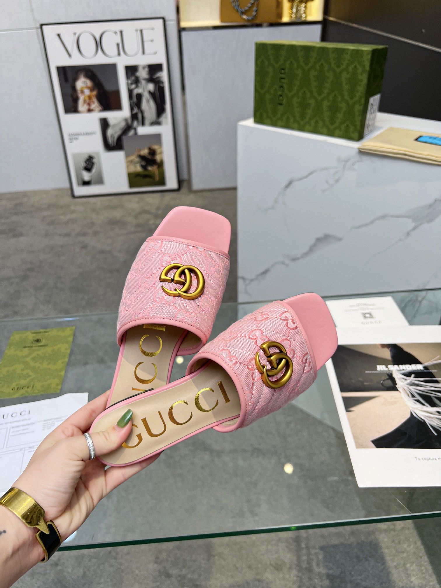 Suela de caucho. Suela de cuero genuino yuanes. GUCCI últimas telas, amortiguar el pie, forro, piel 