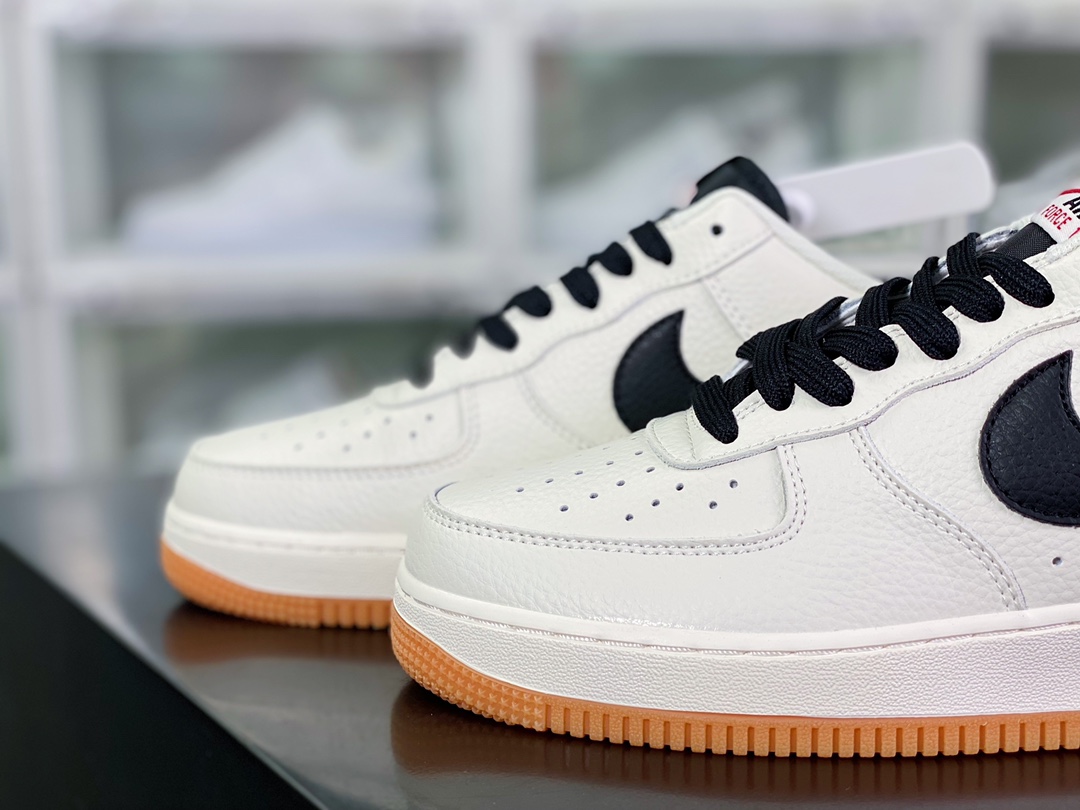 240 Air Force 1’07 Low”Milky White/Black/Gum”空军一号板鞋“皮革奶白黑生胶底”Ml2002-116