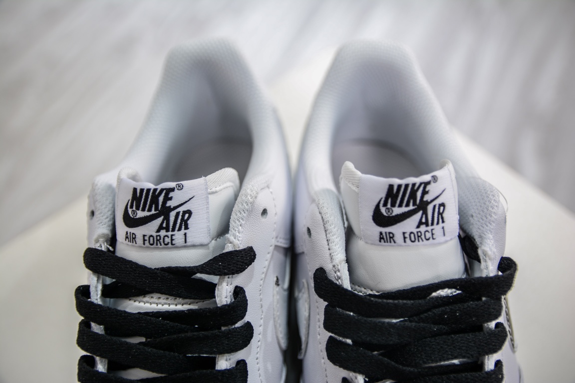 Air Force 1 '07 Low White and Black Graffiti DE0023-001