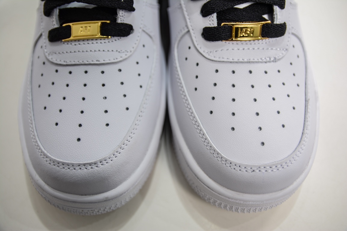 Air Force 1 '07 Low White and Black Graffiti DE0023-001