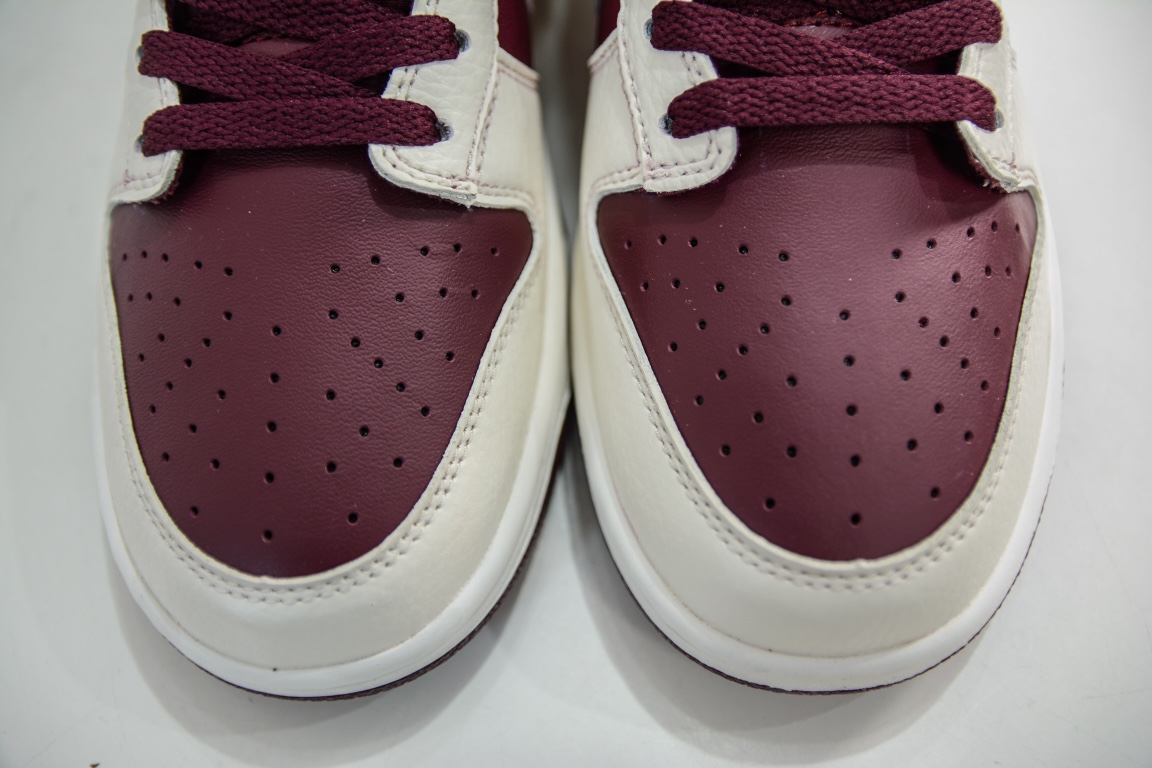 原装 Nike Dunk Low ”Night Maroon and Medium Soft Pink” 酒红 DR9705-100
