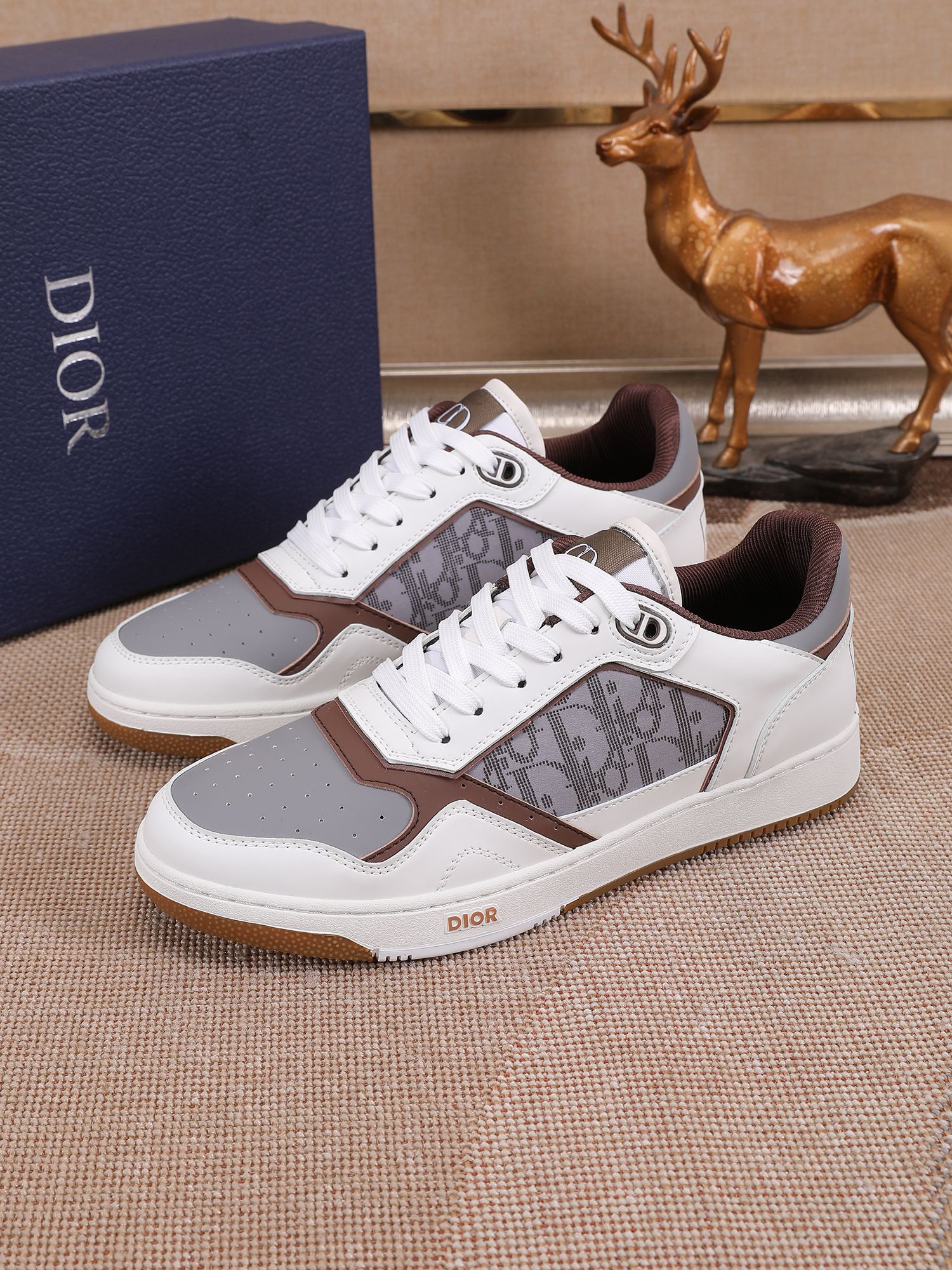 Dior Low-Top Sneakers in Leather with Oblique Print Laces, Sizes 38-44 2 a1678344028603 2783