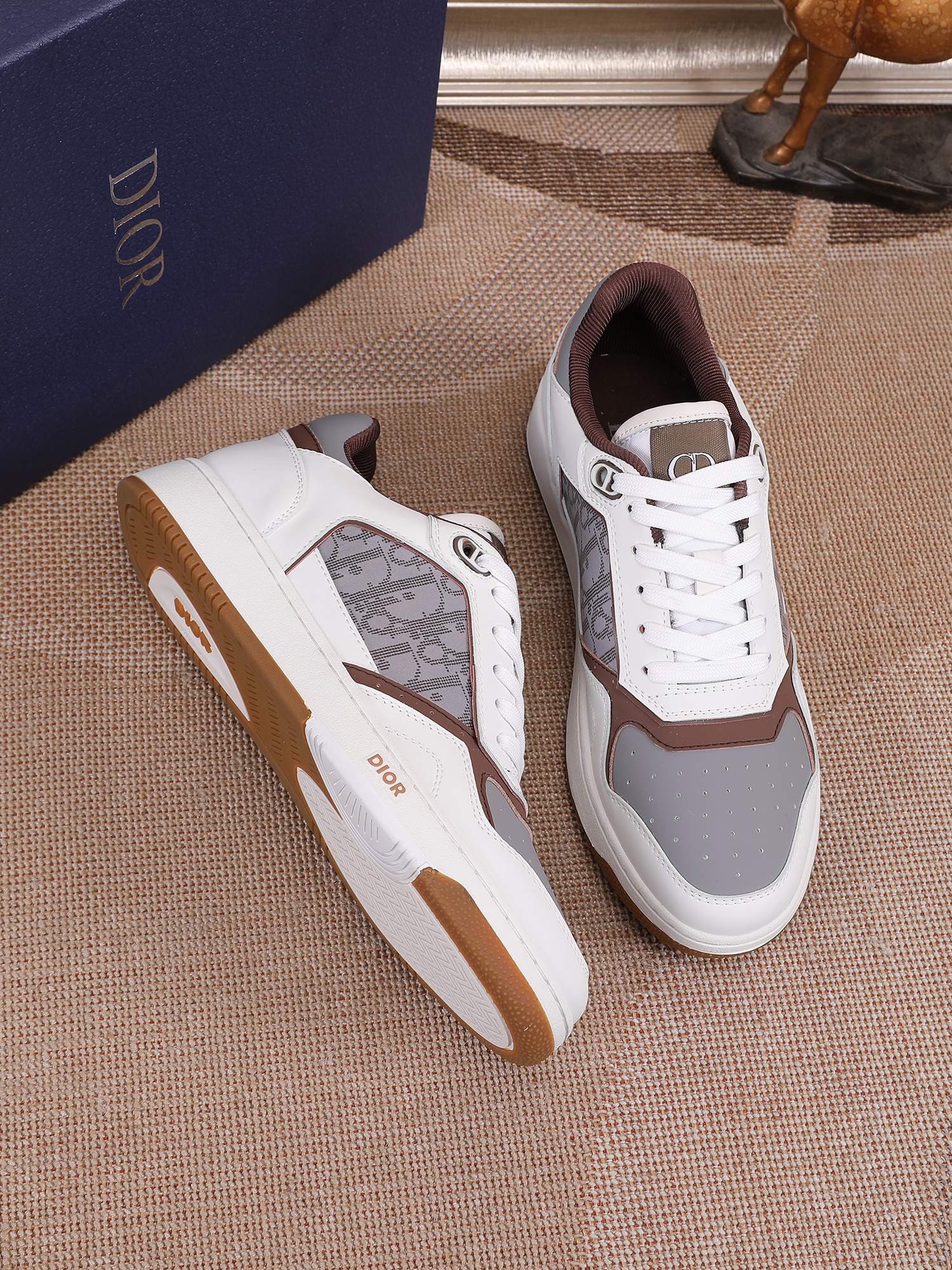 Dior Low-Top Sneakers in Leather with Oblique Print Laces, Sizes 38-44 6 a1678344029178 2726