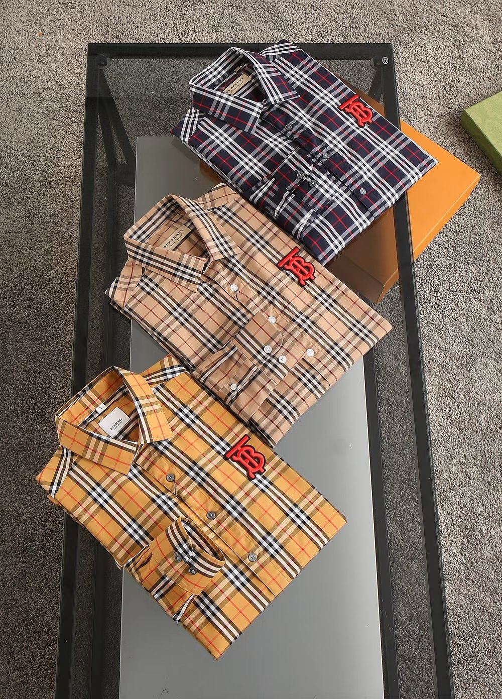 NO:128251,New products are on the market, men's clothing, classic plaid, new version, pure cotton, fabric, real shot, instant sale, stable supply, good texture, atmospheric and durable, casual business, suitable for wearing in all occasions, existing large goods/M ~3XL 120 to 200 catties, left and right, large goods P, alexander wang19860909新品上市,男装装 经典格 新版本,纯棉,面料,实物拍摄,即转即卖,货源稳定,质感好,大气耐穿,休闲 商务均可,适合各种场合穿,现有大货/M ~3XL 120到200斤,左右穿,大货P,,alexander wang,Men's clothing