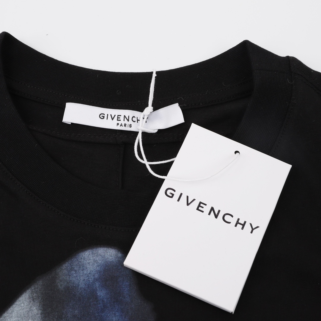 220 GIVENCHY/纪梵希 鲨鱼印花圆领T恤