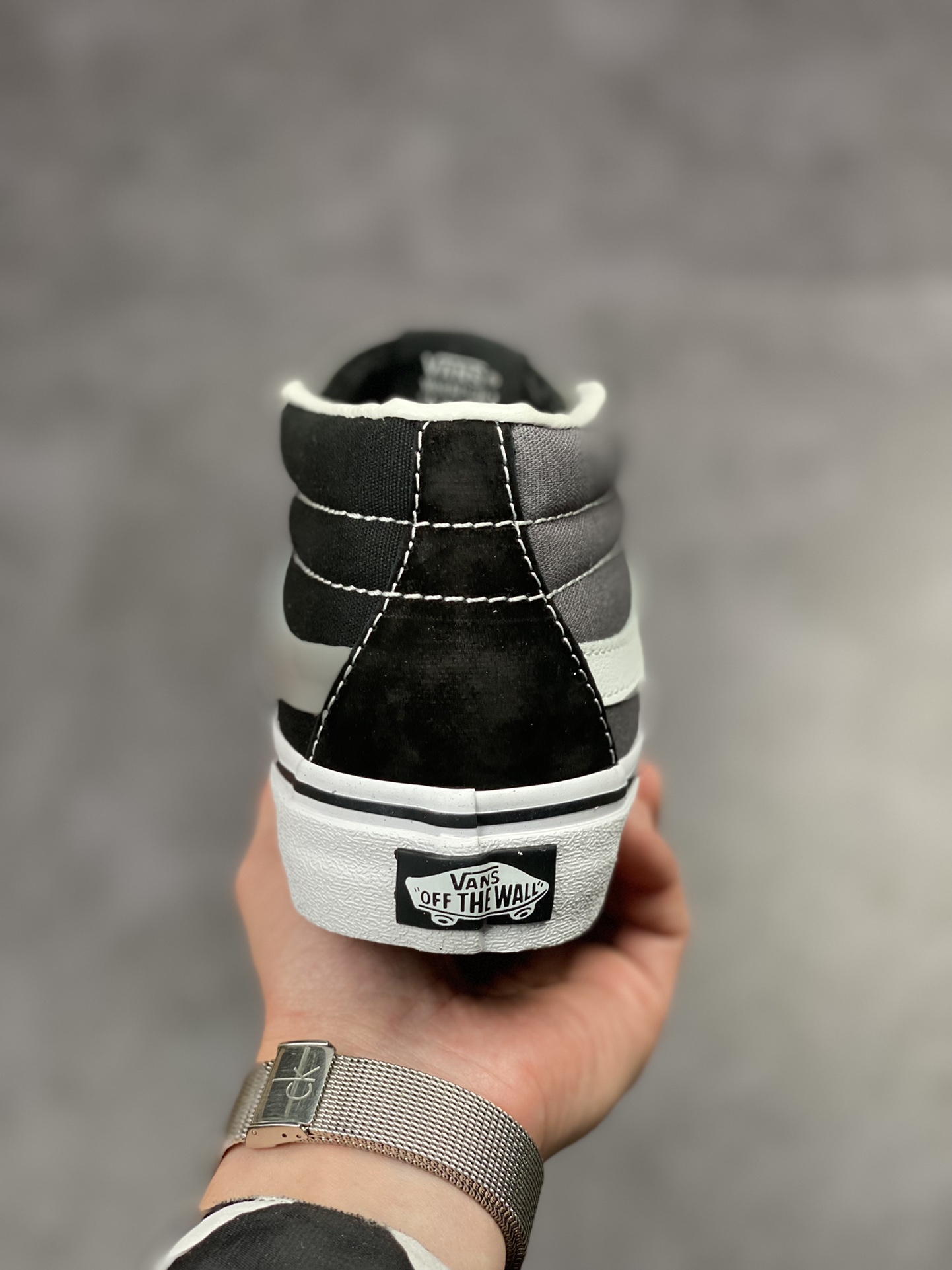 Vans SK8 Mid Vans black and gray color matching retro casual non-slip men's and women's mid-top canvas shoes skateboard shoes