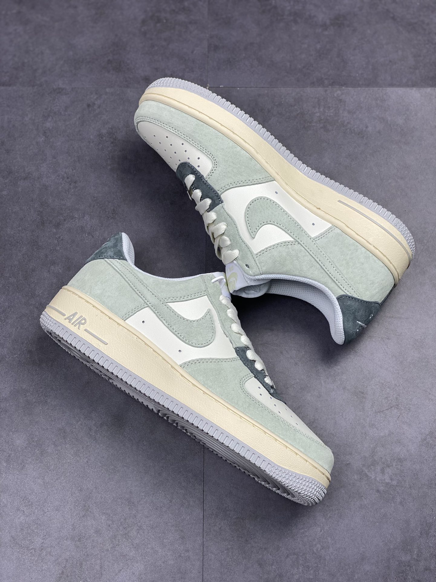 250 Nike Air Force 1 Low 07 浅绿麂皮 DE0099-003