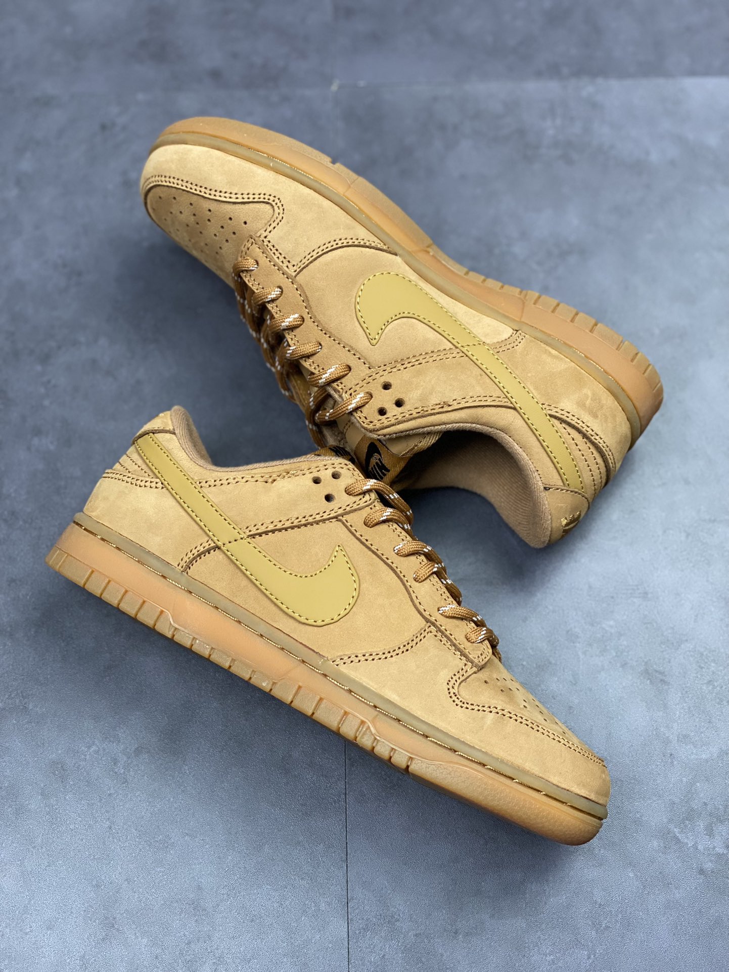 240 Nike SB Dunk Low RETRO 经典麂皮小麦 CJ9179-200