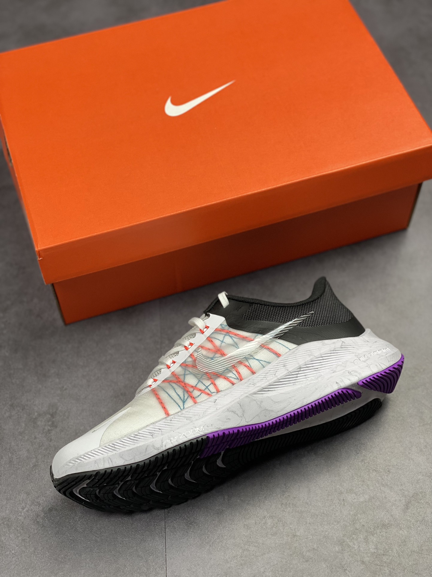 190 Nike Air Zoom Winflo 8 白黑橙 CW3419-101