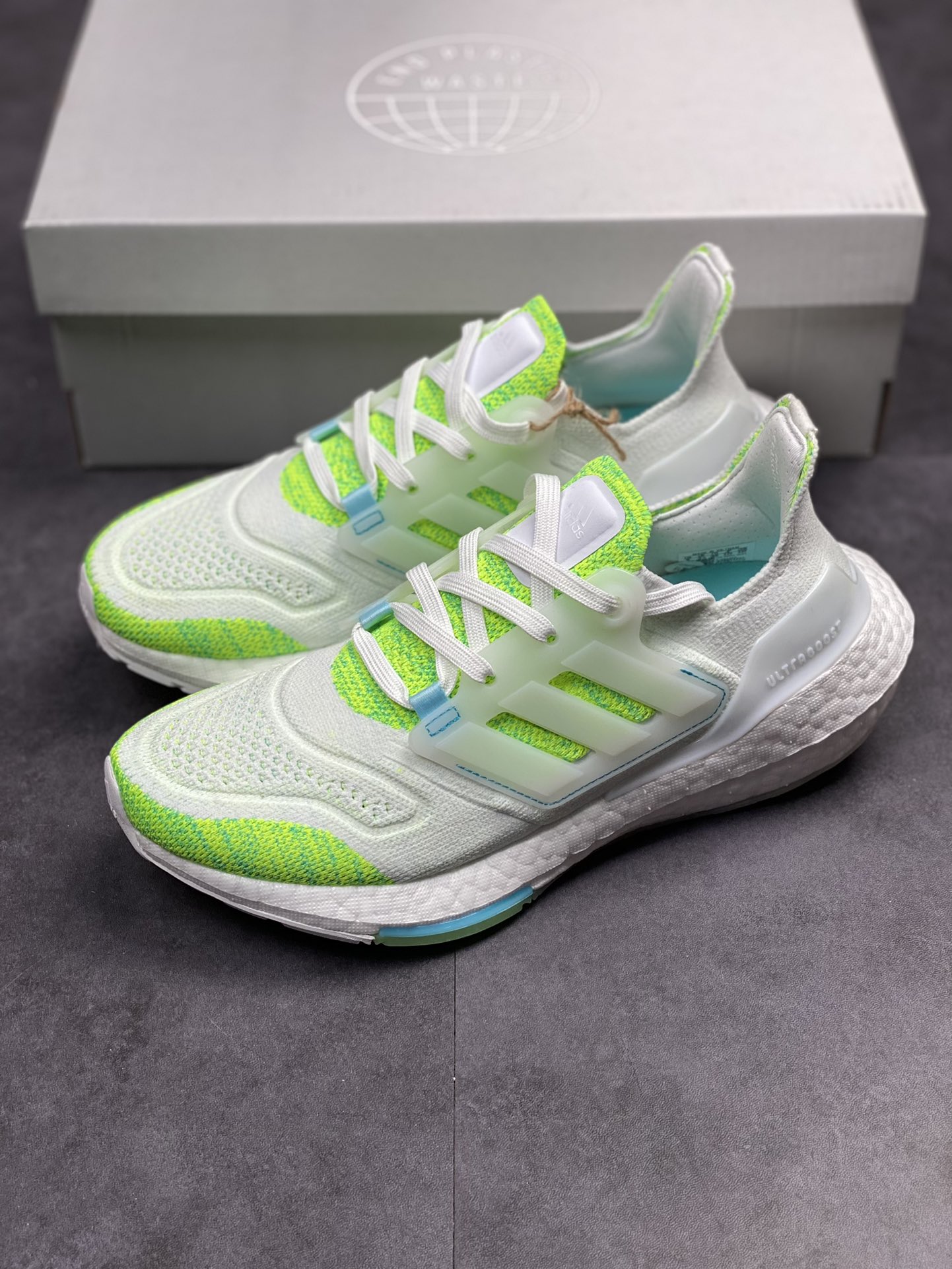 adidas ultra boost 22 series comfortable and breathable running shoes GX5926