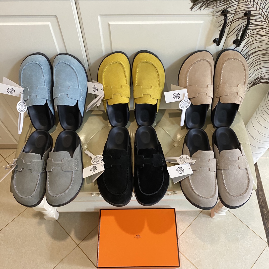 NO:559811,, Hermes HERMES Mules, the highest version on the Internet. Retro round toe, hip-hop yet fashionable, original version with cow suede, sheepskin lining, PU water platform + rubber sole, size 35-40, half drag, hermes, hermes, sheepskin19860909,爱马仕HERMES穆勒鞋,全网最高版本.复古大圆头,嘻哈又不失时尚风范,原版一致牛反绒面,羊皮里,PU水台+橡胶底,35-40码,半拖,hermes,hermes,sheepskin,Women's Shoes