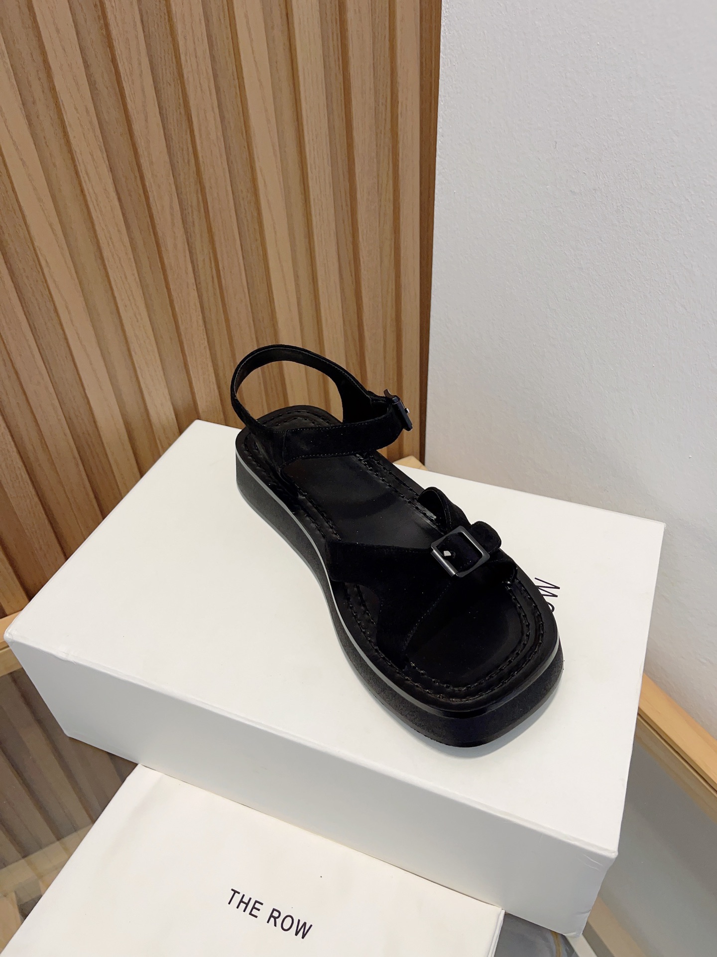 The Row Summer Retro Stylish Platform Sandals - Chic & Comfortable 5 i1678311370 6023 3
