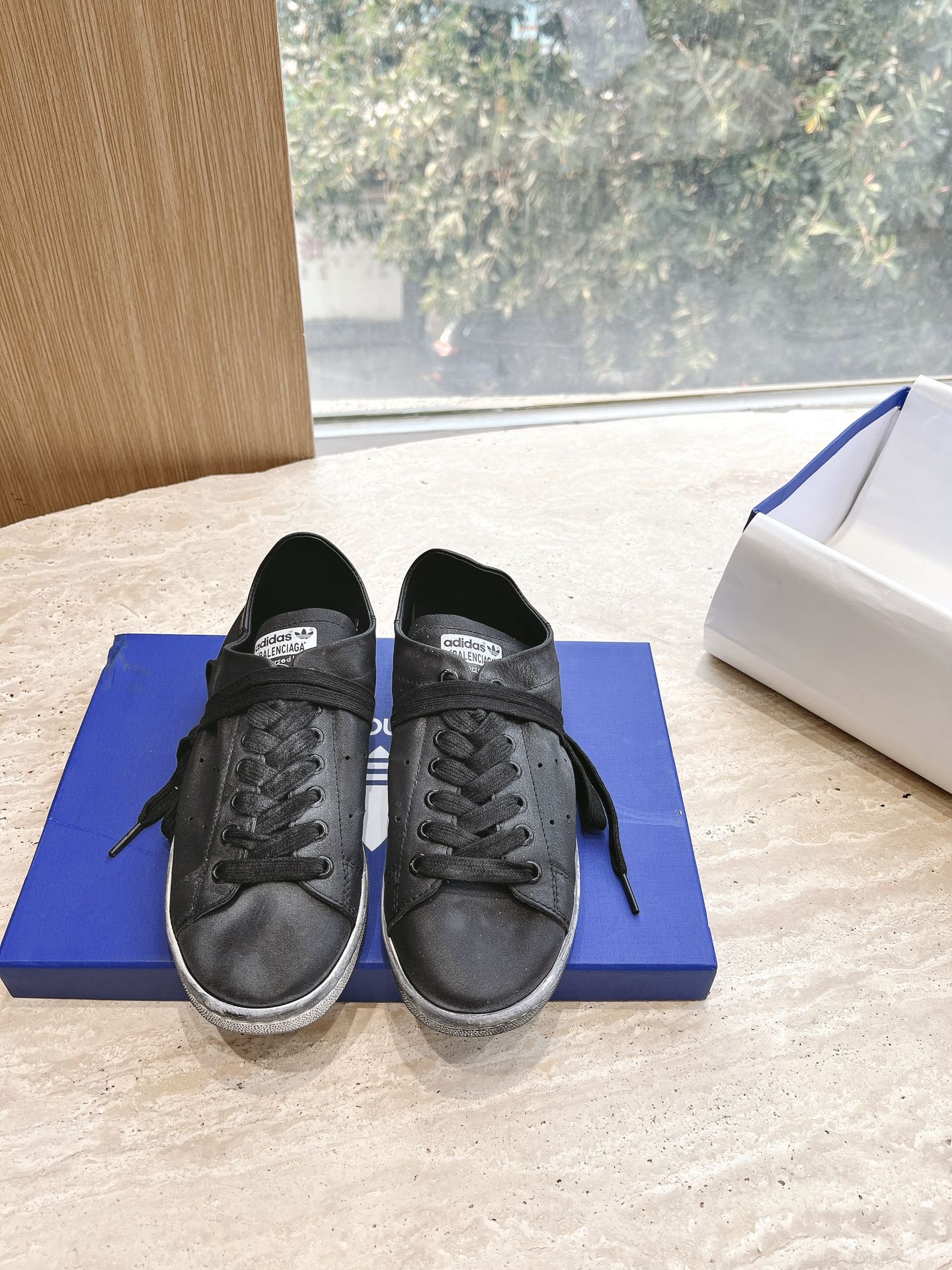 Retrospective Green Sheep Shoes: New Flat Style with Original Rubber Base - 图片 4