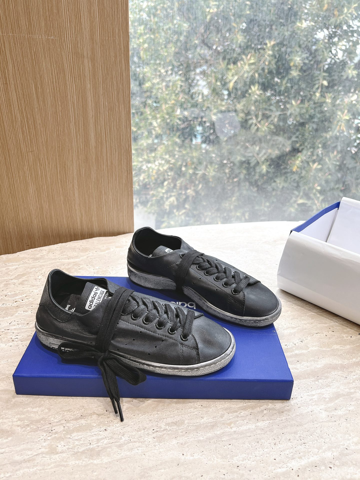 Retrospective Green Sheep Shoes: New Flat Style with Original Rubber Base - 图片 6